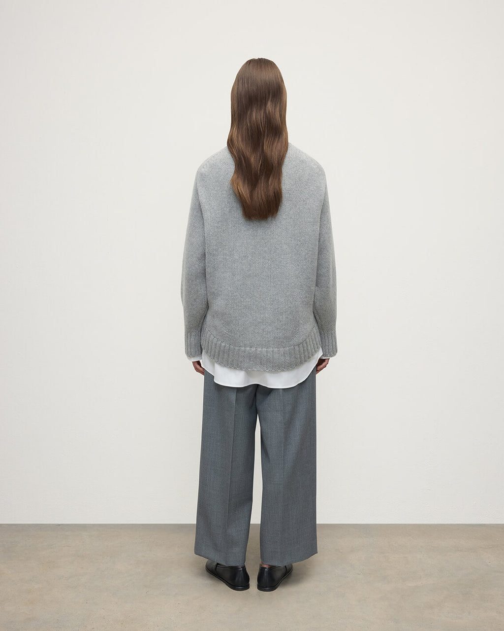 Johnstons of Elgin - Relaxed Light Grey Cashmere Jumper