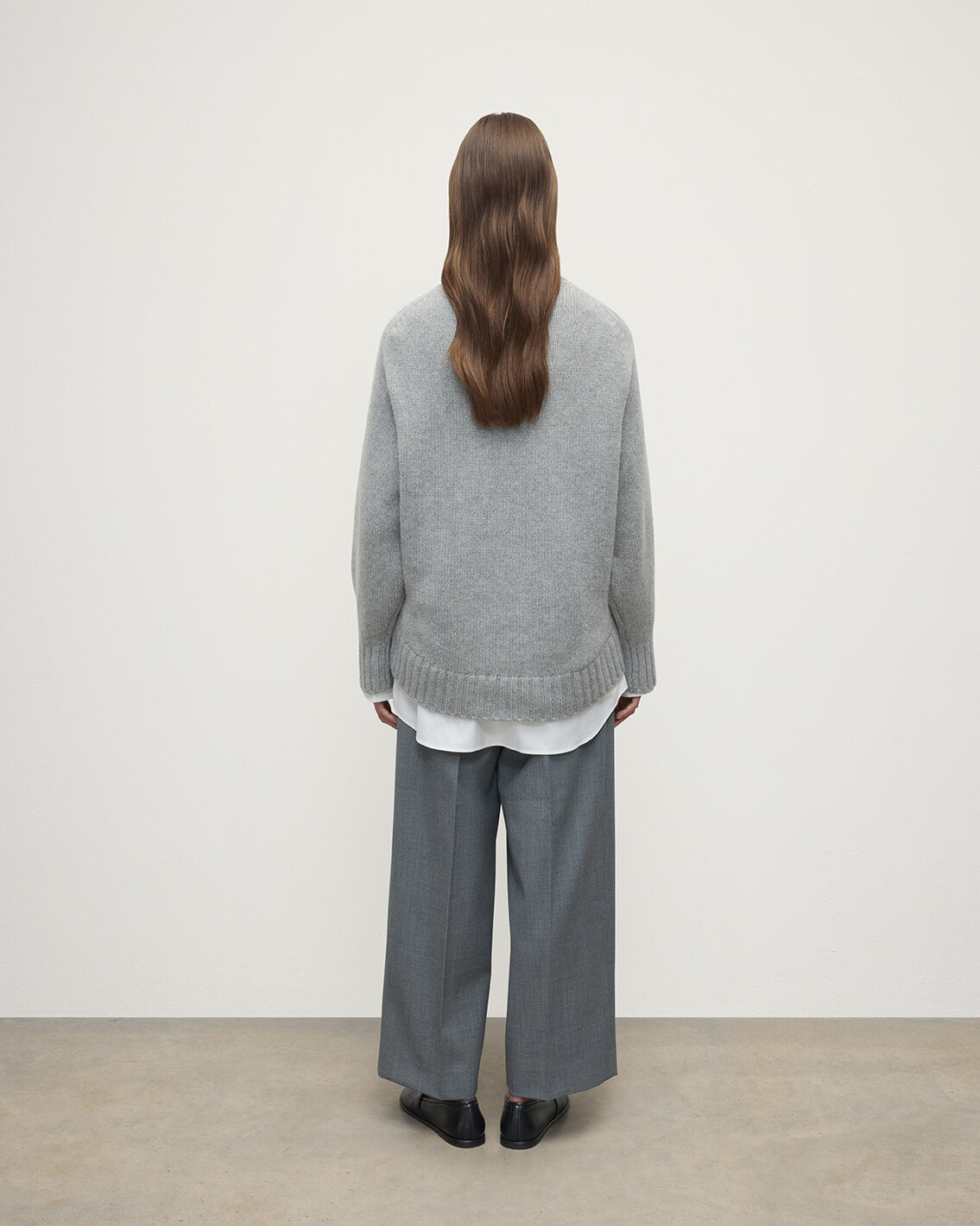 Johnstons of Elgin - Relaxed Light Grey Cashmere Jumper