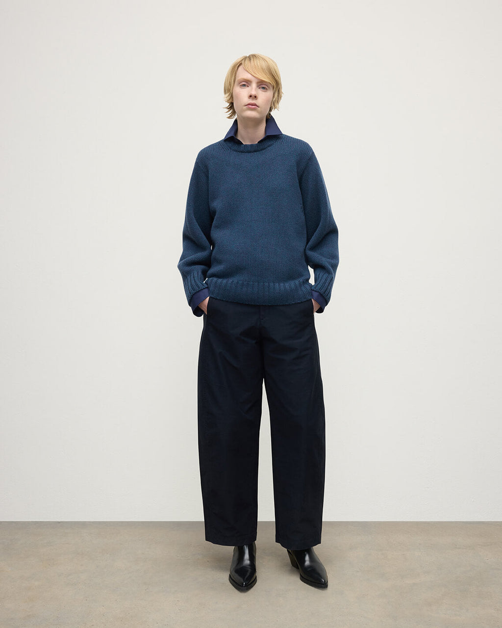 Johnstons of Elgin - Relaxed Navy Cashmere Jumper