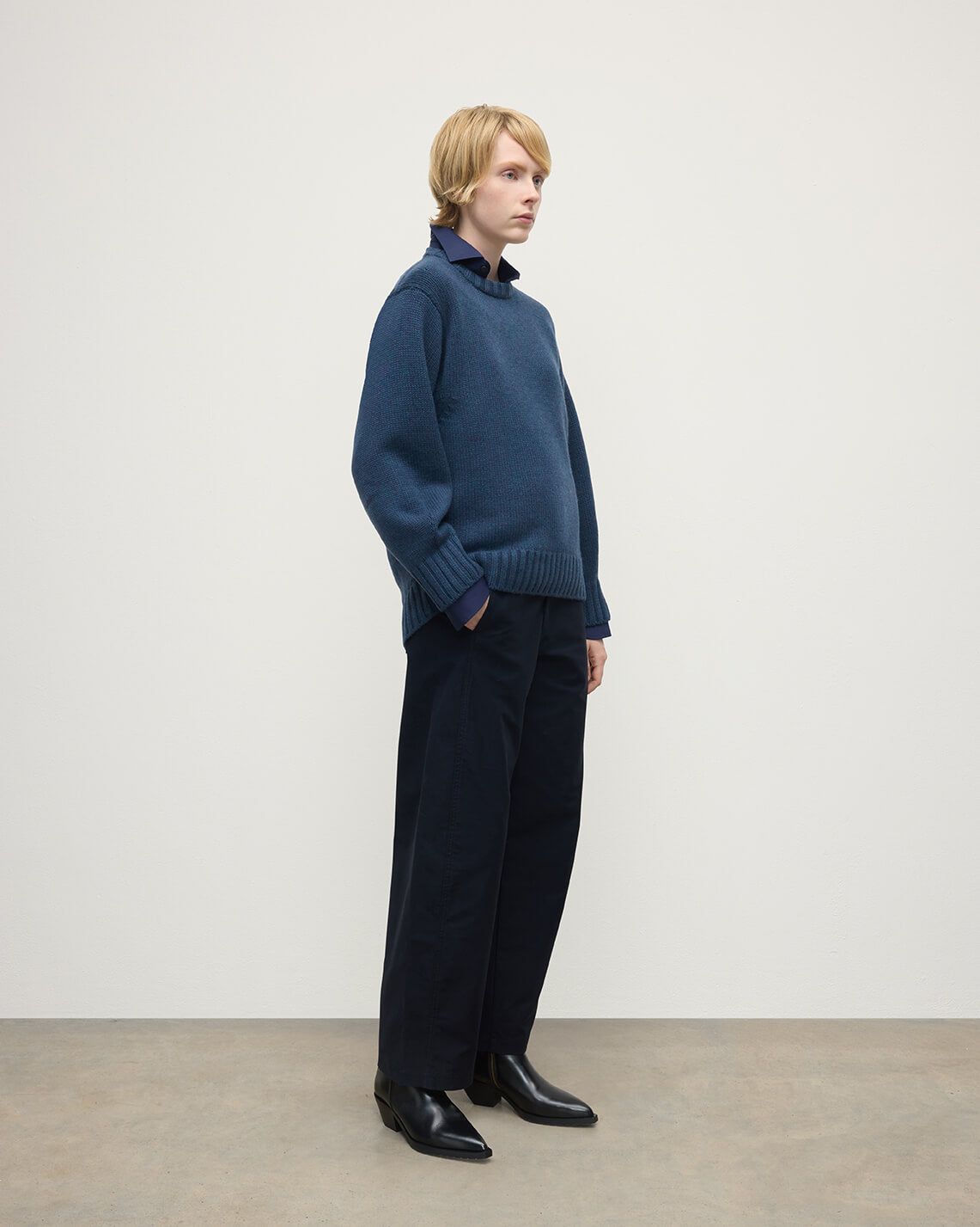 Johnstons of Elgin - Relaxed Navy Cashmere Jumper