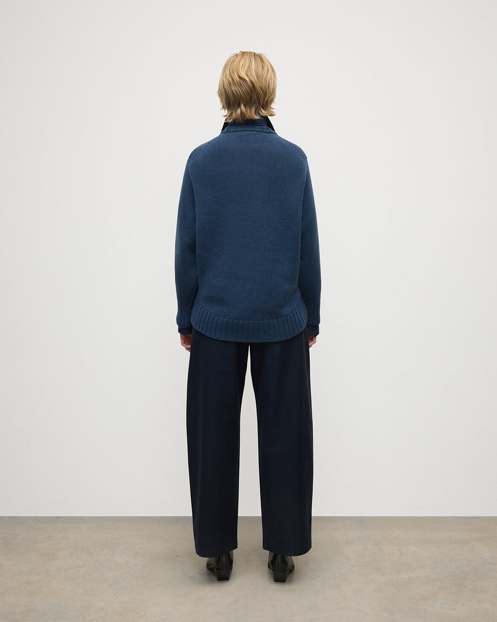 Johnstons of Elgin - Relaxed Navy Cashmere Jumper
