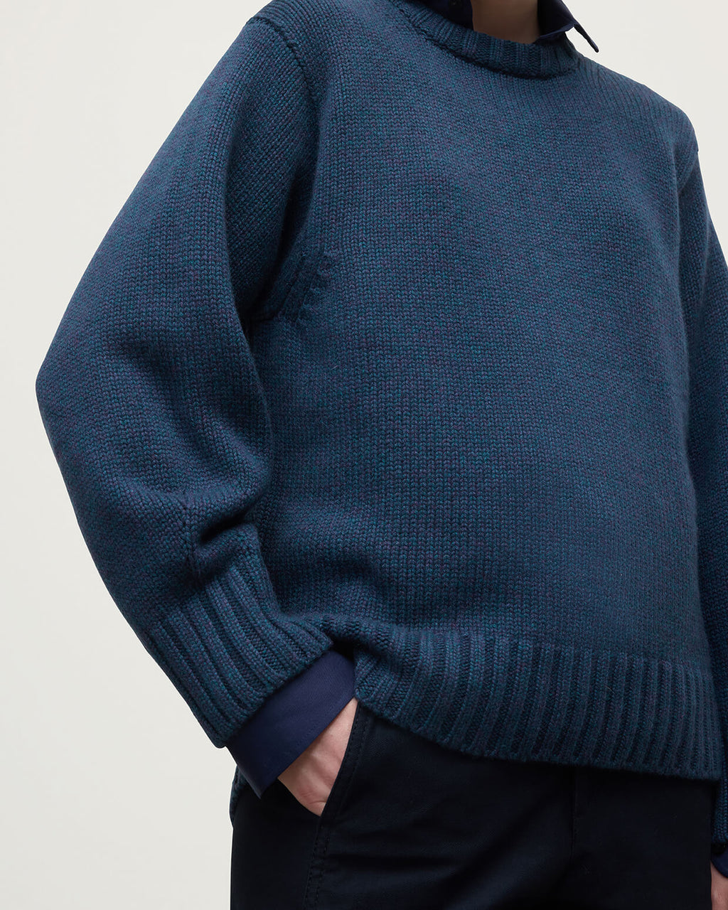 Johnstons of Elgin - Relaxed Navy Cashmere Jumper
