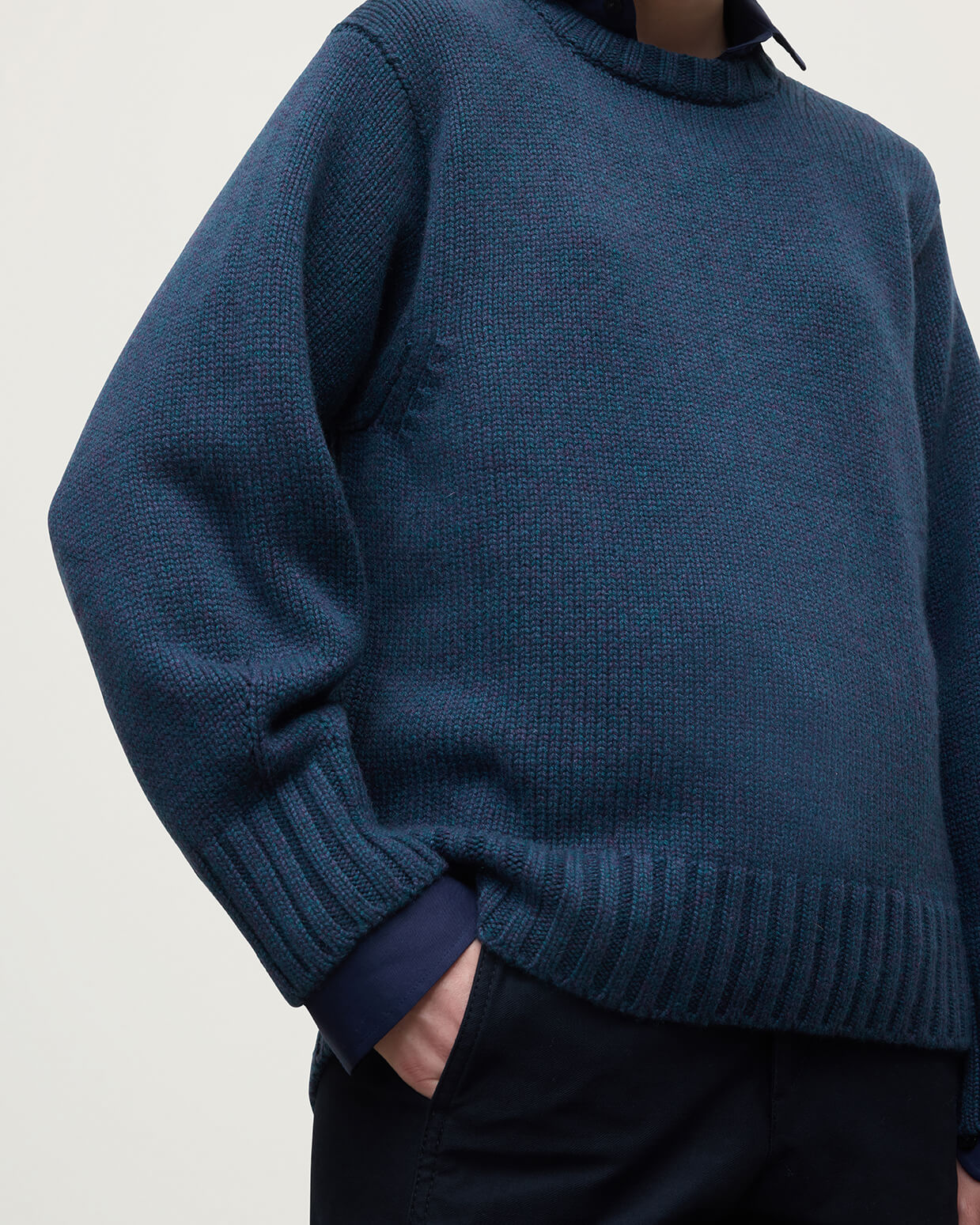 Johnstons of Elgin - Relaxed Navy Cashmere Jumper