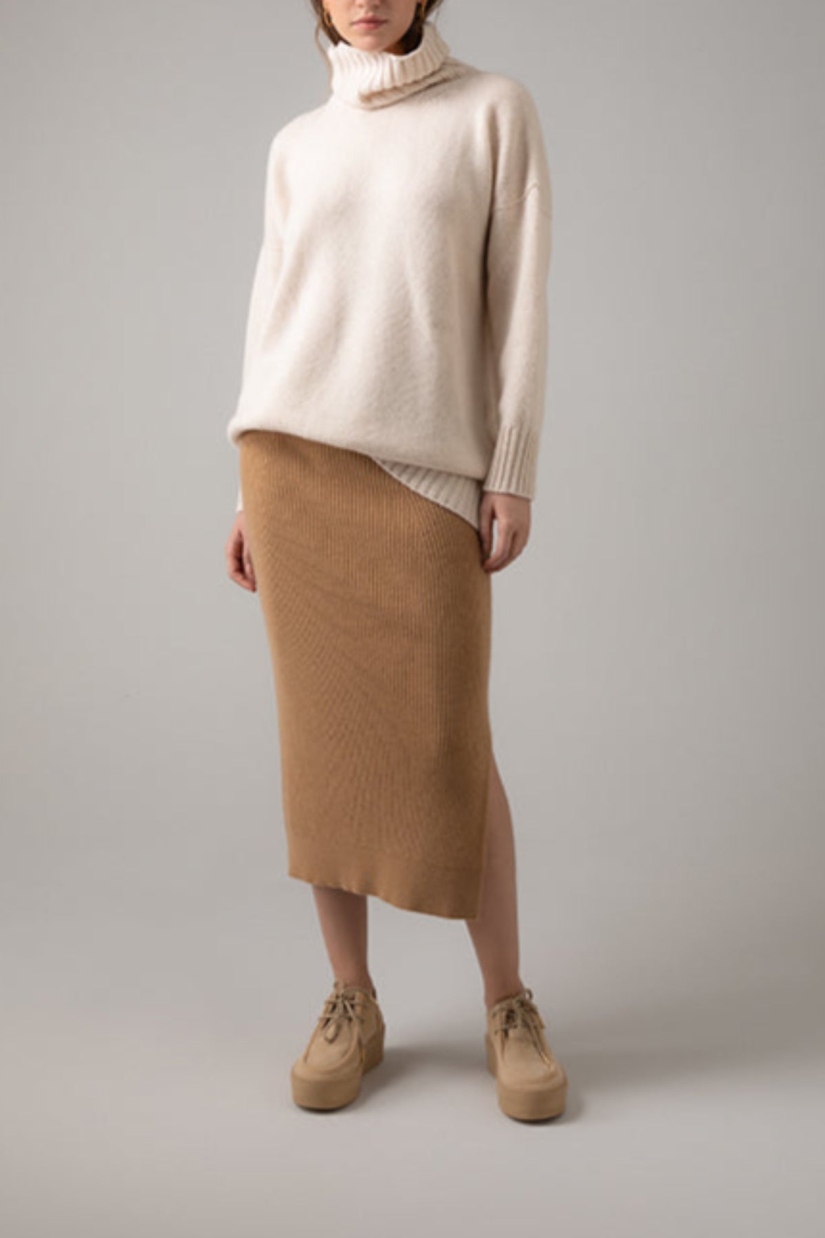 Johnstons of Elgin - Camel Ribbed Cashmere Tube Skirt