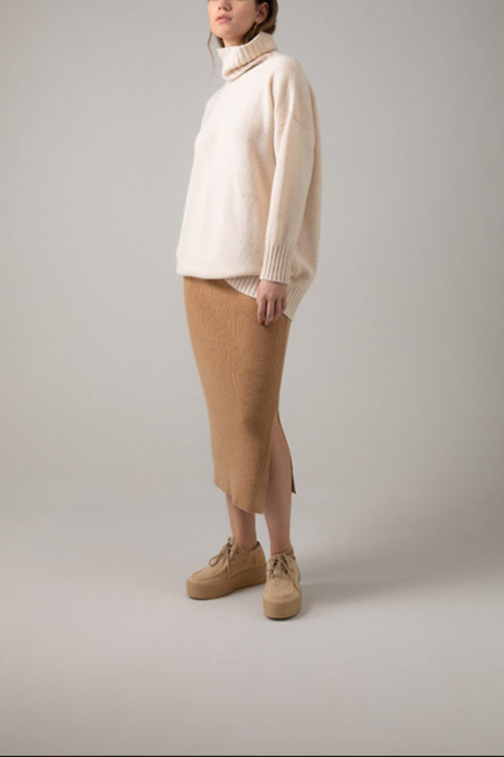Johnstons of Elgin - Camel Ribbed Cashmere Tube Skirt