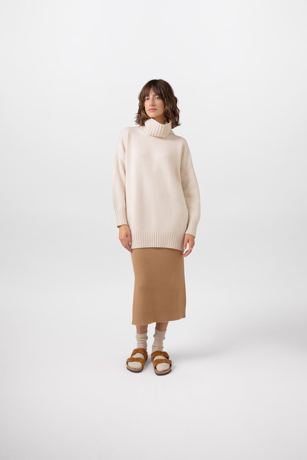 Johnstons of Elgin - Oversized Cashmere Roll Neck Cream Jumper