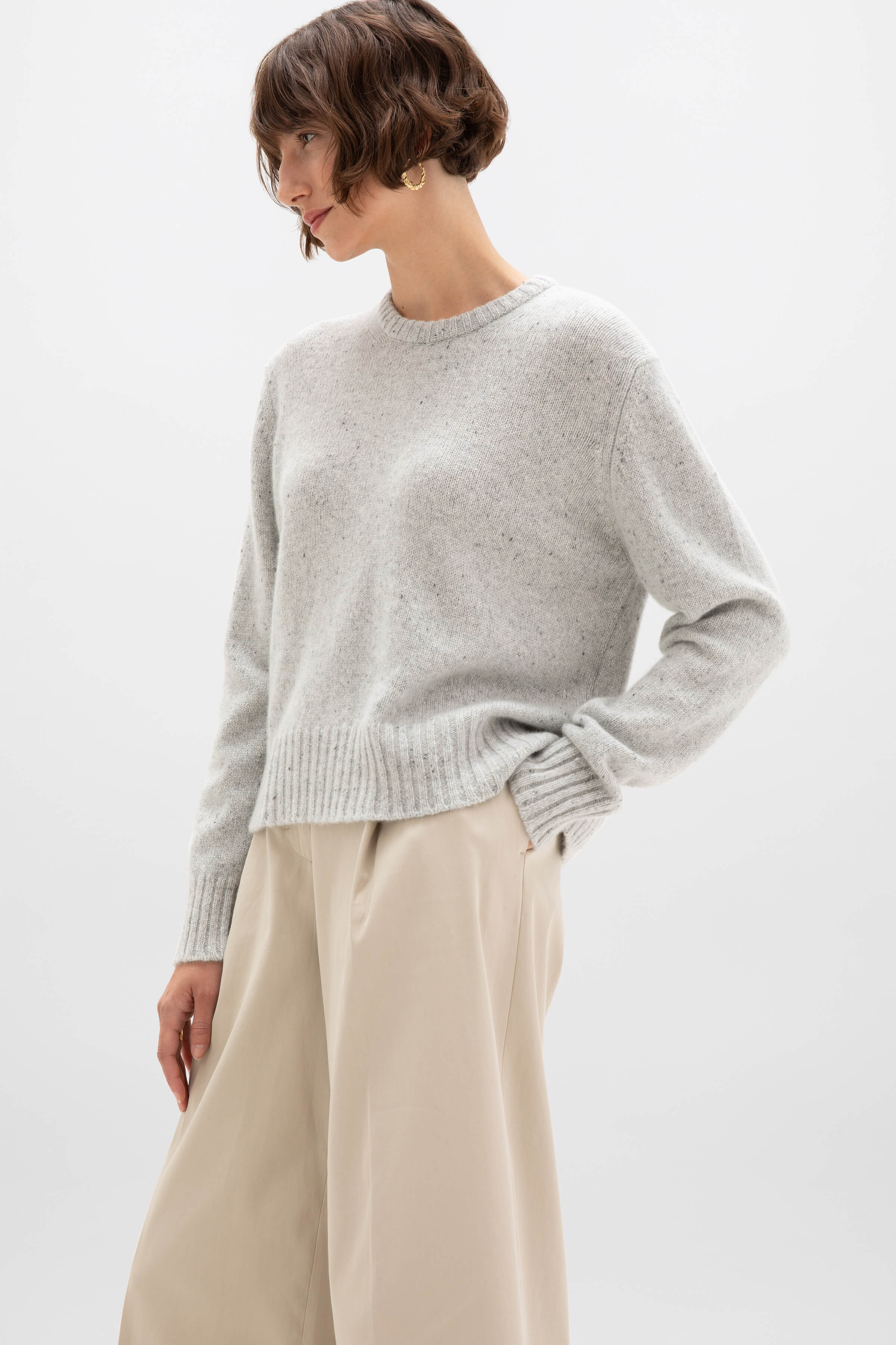 Johnstons of Elgin - Cropped Donegal Pale Grey Cashmere Jumper