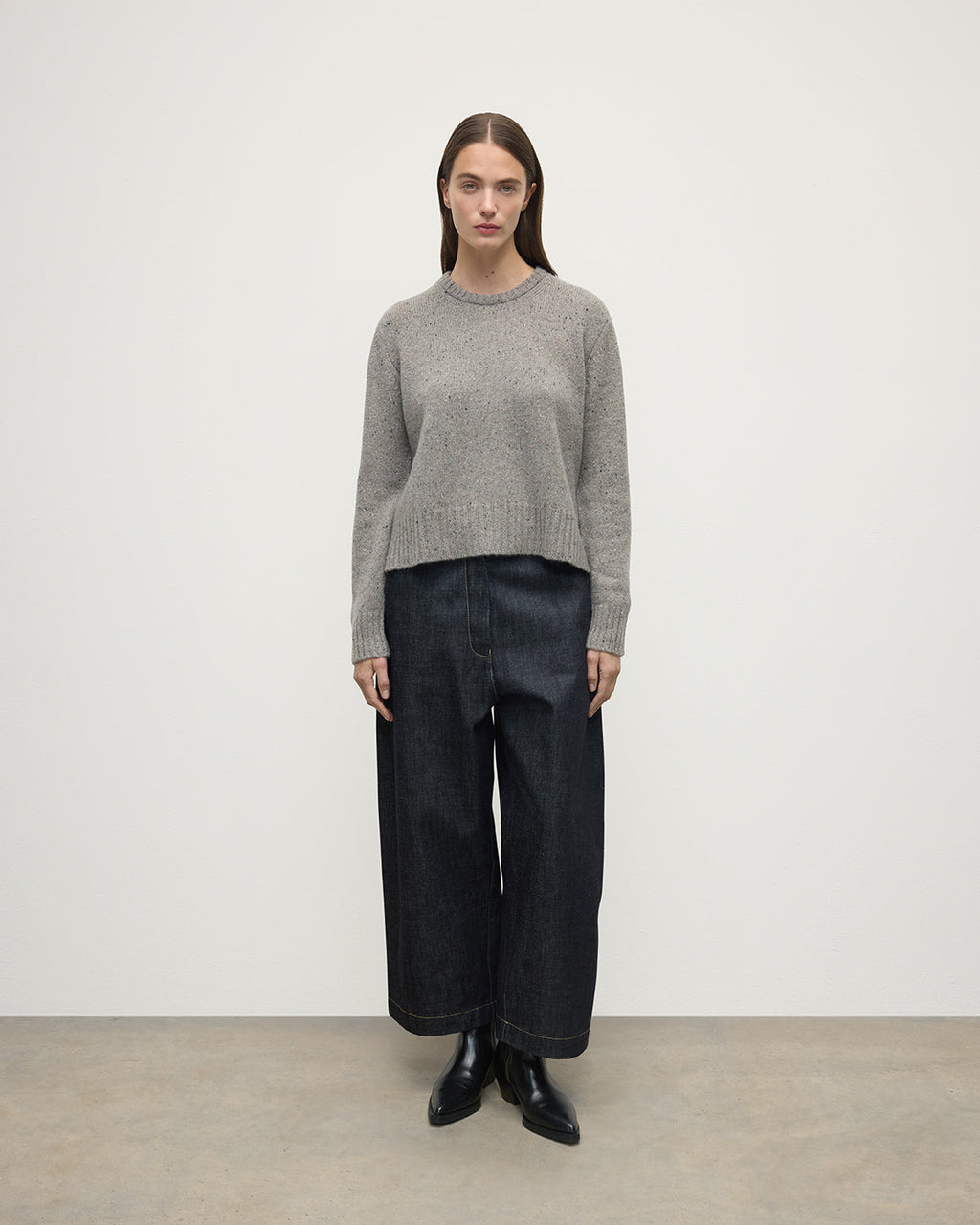 Johnstons of Elgin - Donegal Cashmere Grey Jumper