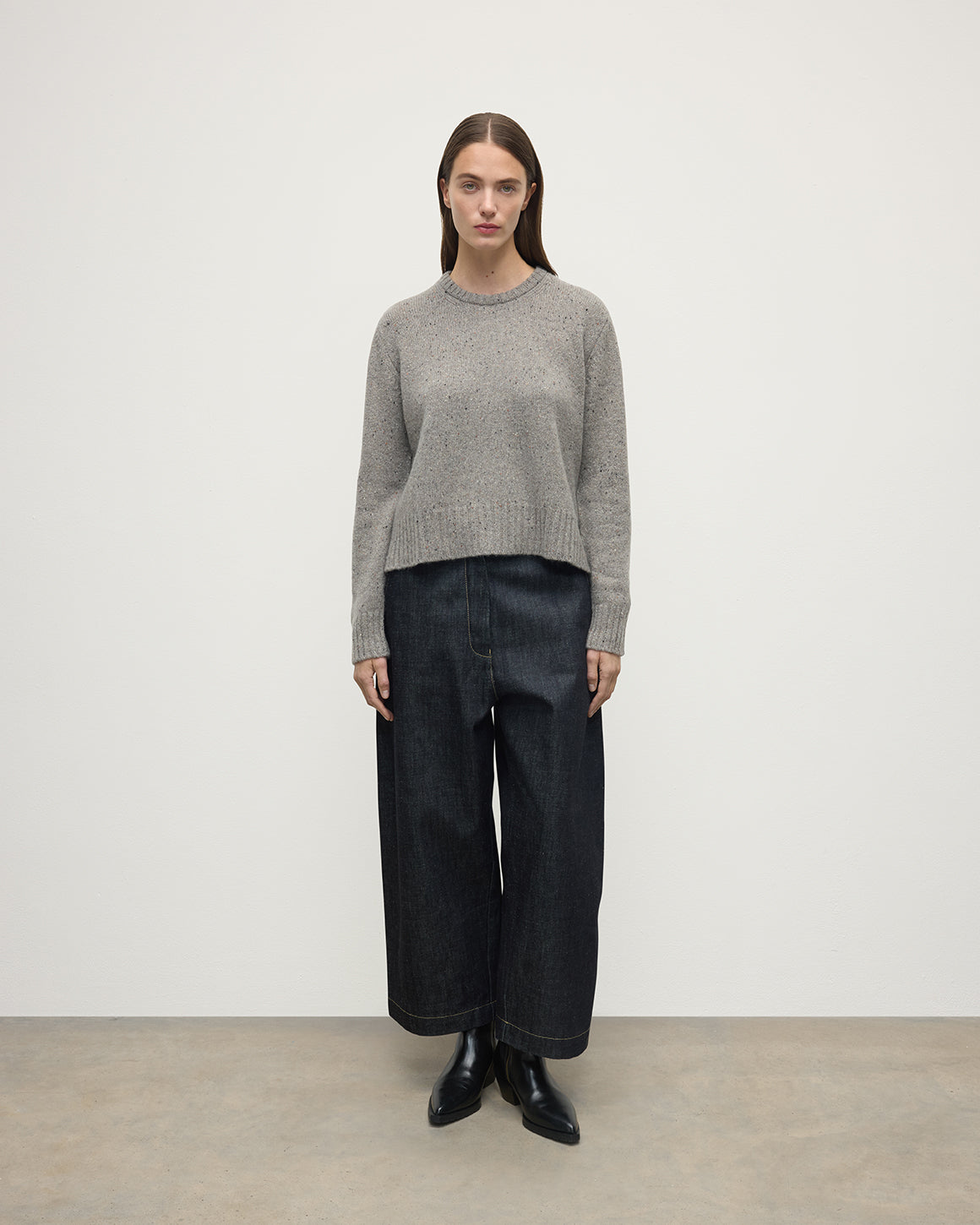 Johnstons of Elgin - Donegal Cashmere Grey Jumper