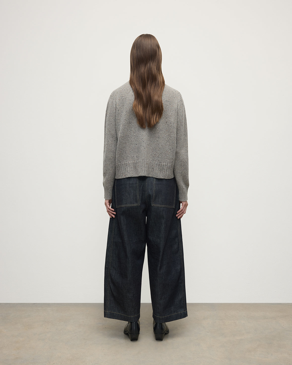Johnstons of Elgin - Donegal Cashmere Grey Jumper