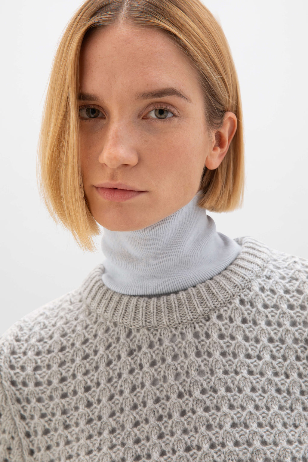 Johnstons of Elgin - Donegal Cashmere Crochet Jumper