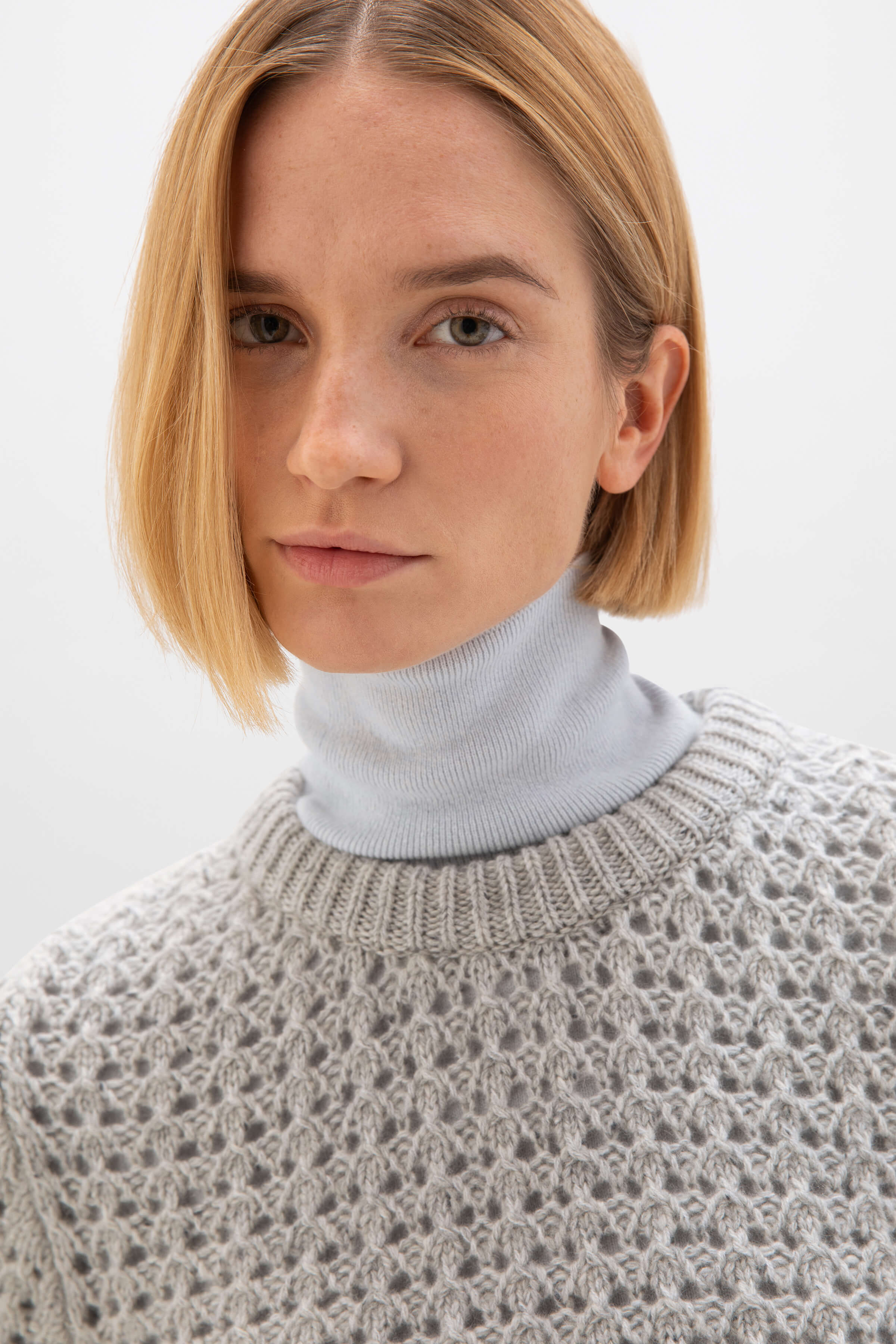 Johnstons of Elgin - Donegal Cashmere Crochet Jumper
