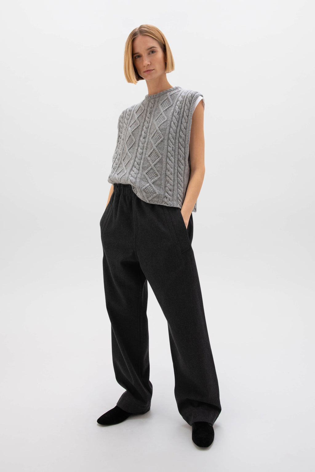 Johnstons of Elgin - Oversized Aran Light Grey Cable Cashmere Tank