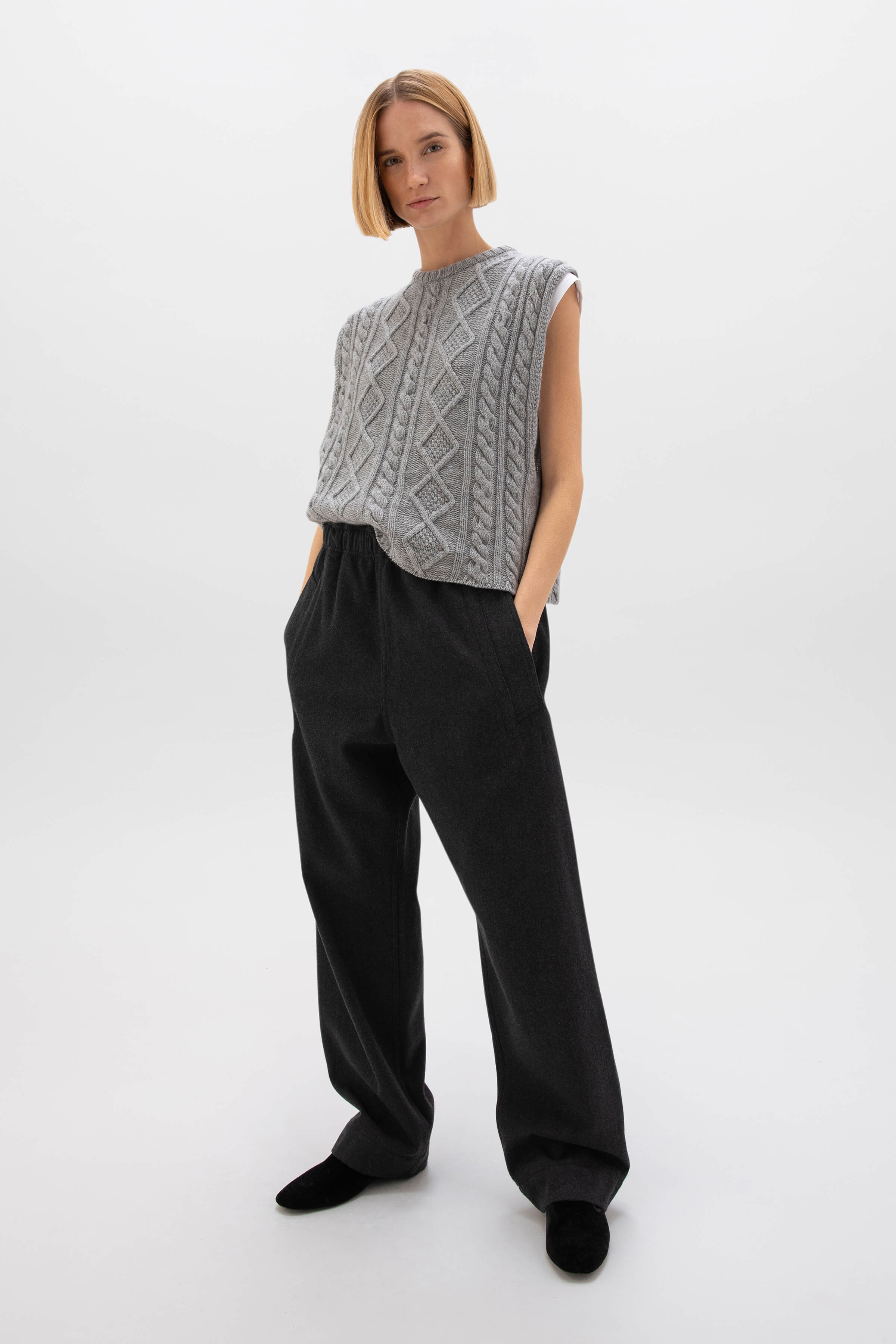 Johnstons of Elgin - Oversized Aran Light Grey Cable Cashmere Tank