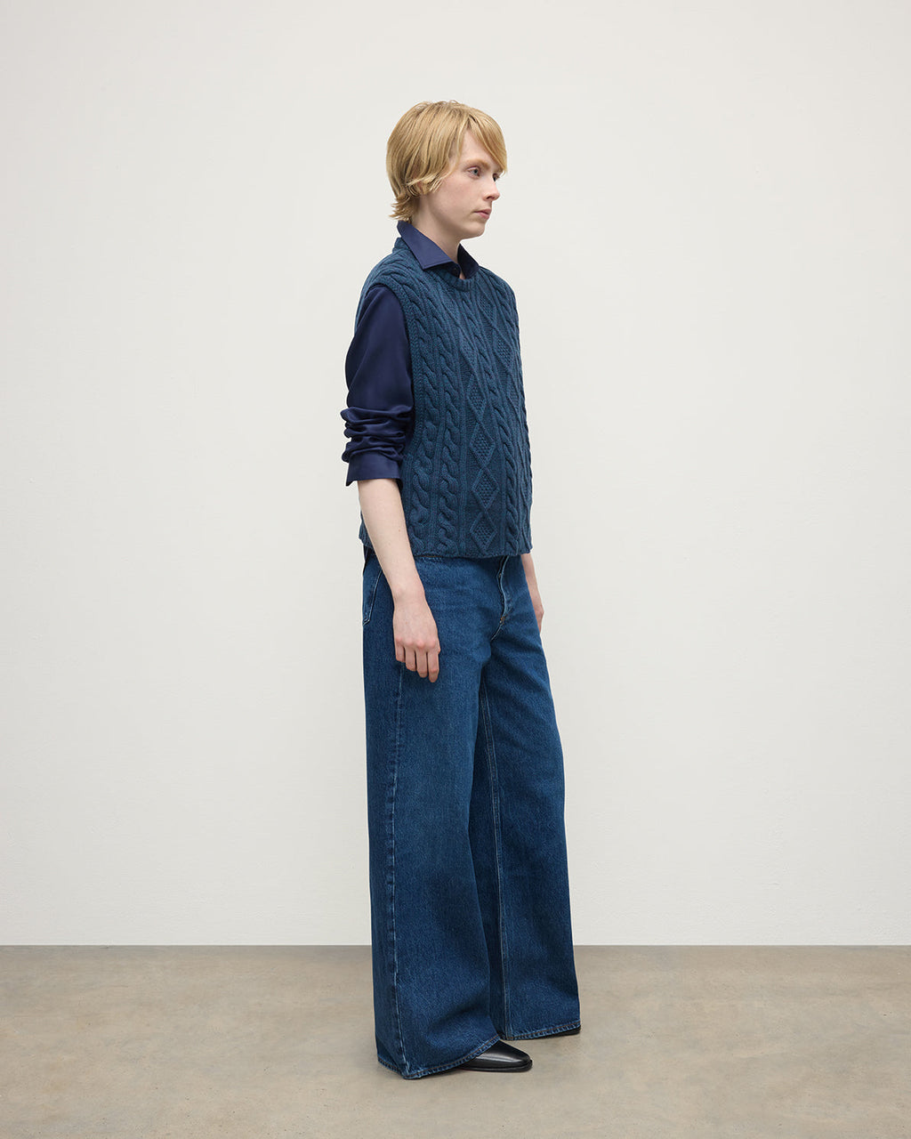 Johnstons of Elgin - Aran Cable Navy Cashmere Tank