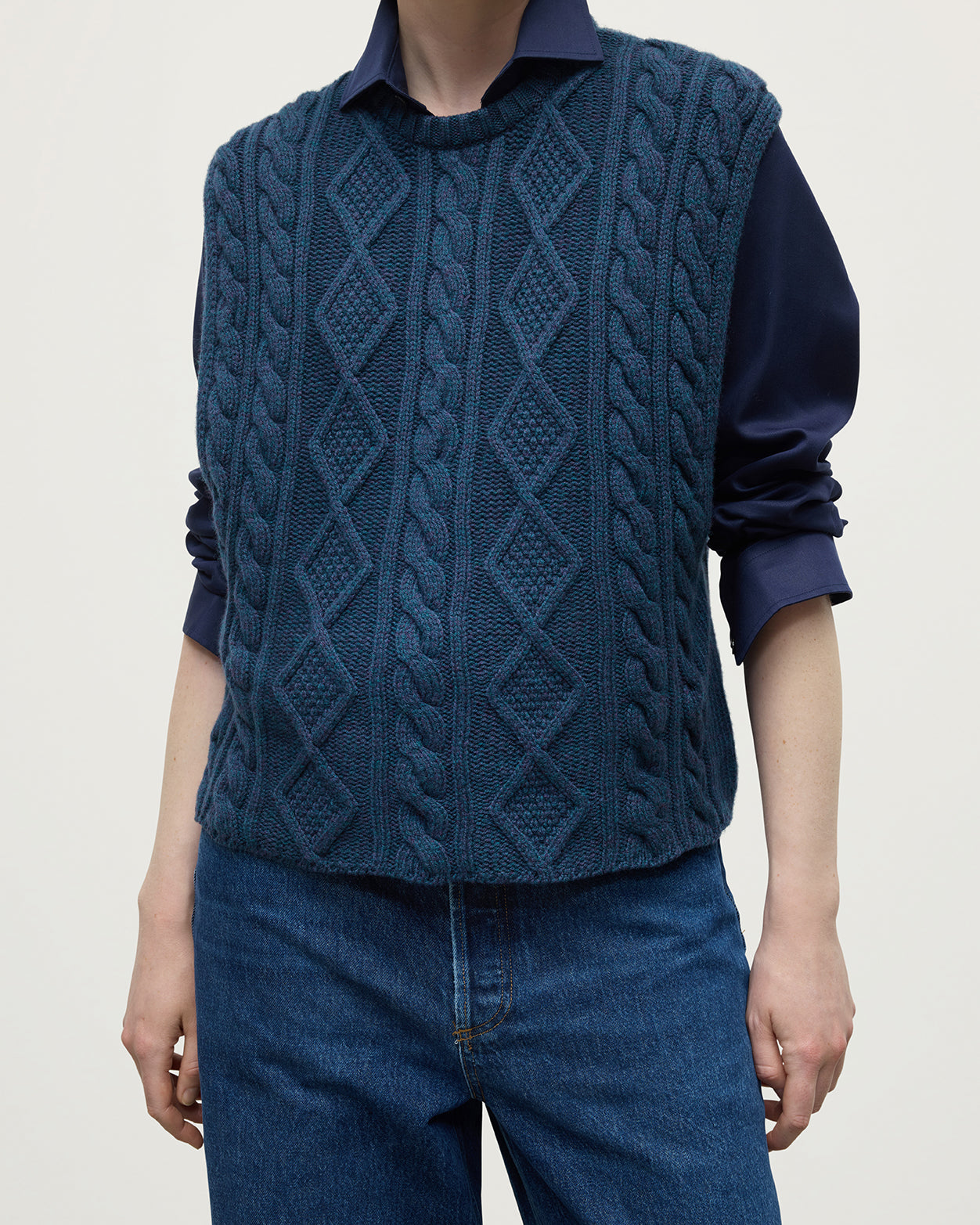Johnstons of Elgin - Aran Cable Navy Cashmere Tank