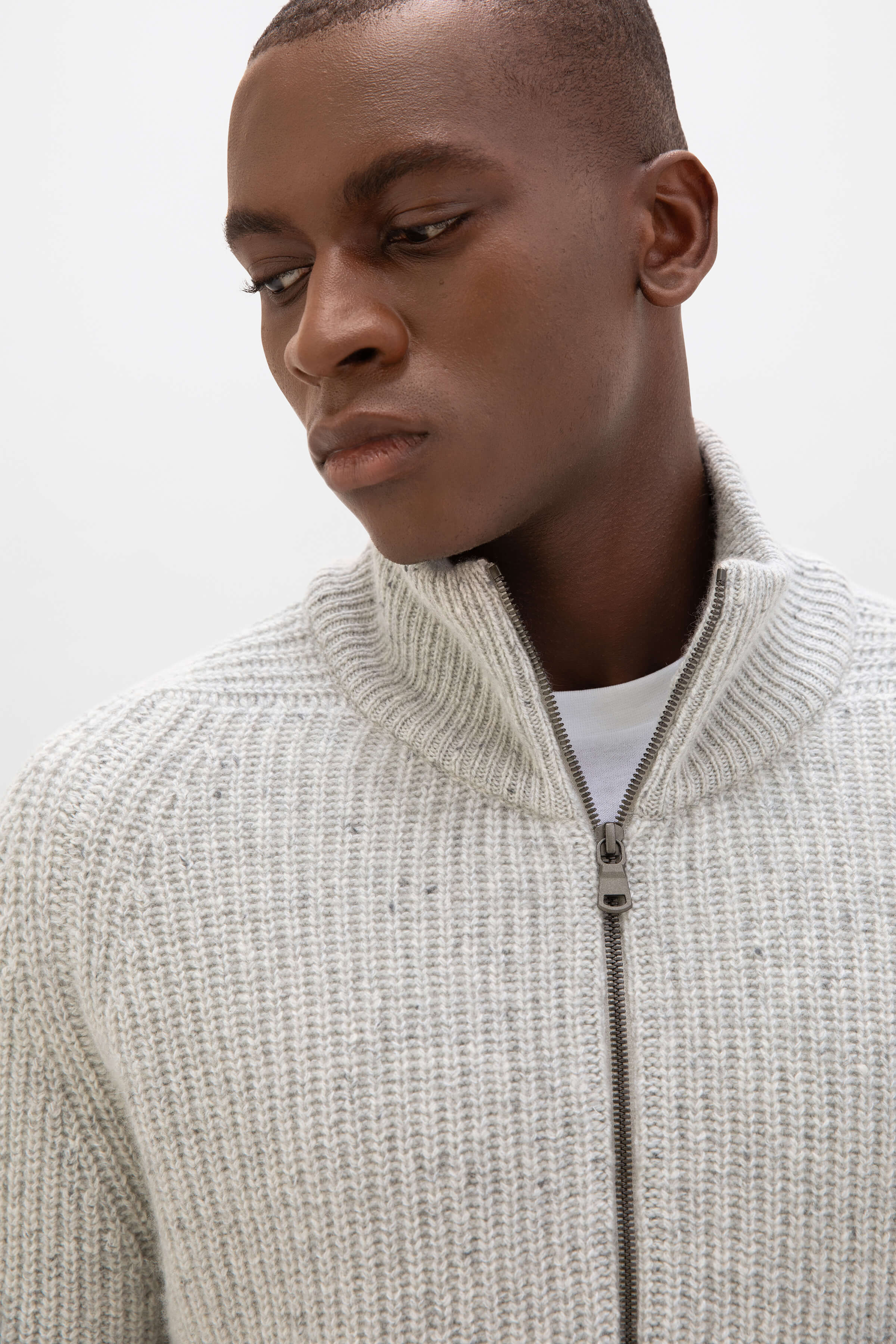Johnstons of Elgin - Donegal Ribbed Grey Zip Cardigan