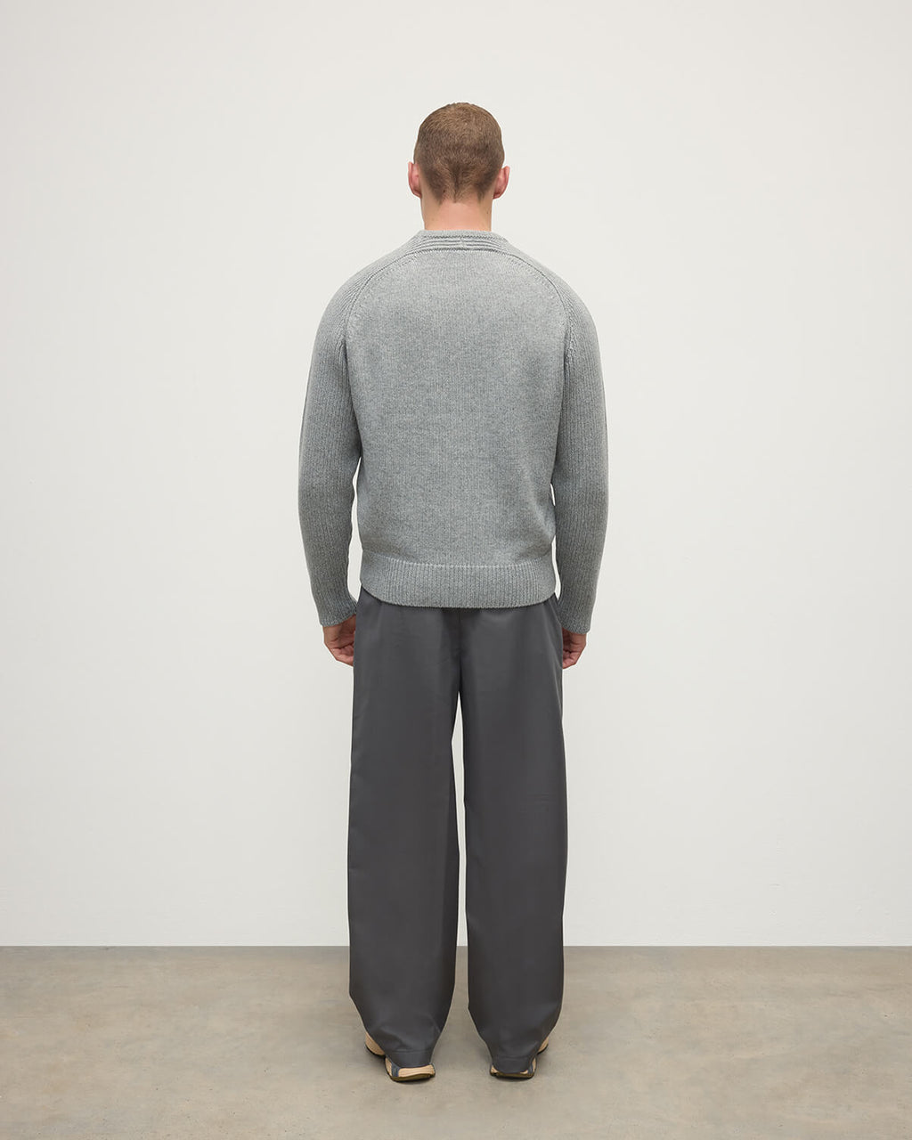 Johnstons of Elgin - Ribbed Light Grey Cashmere Jumper