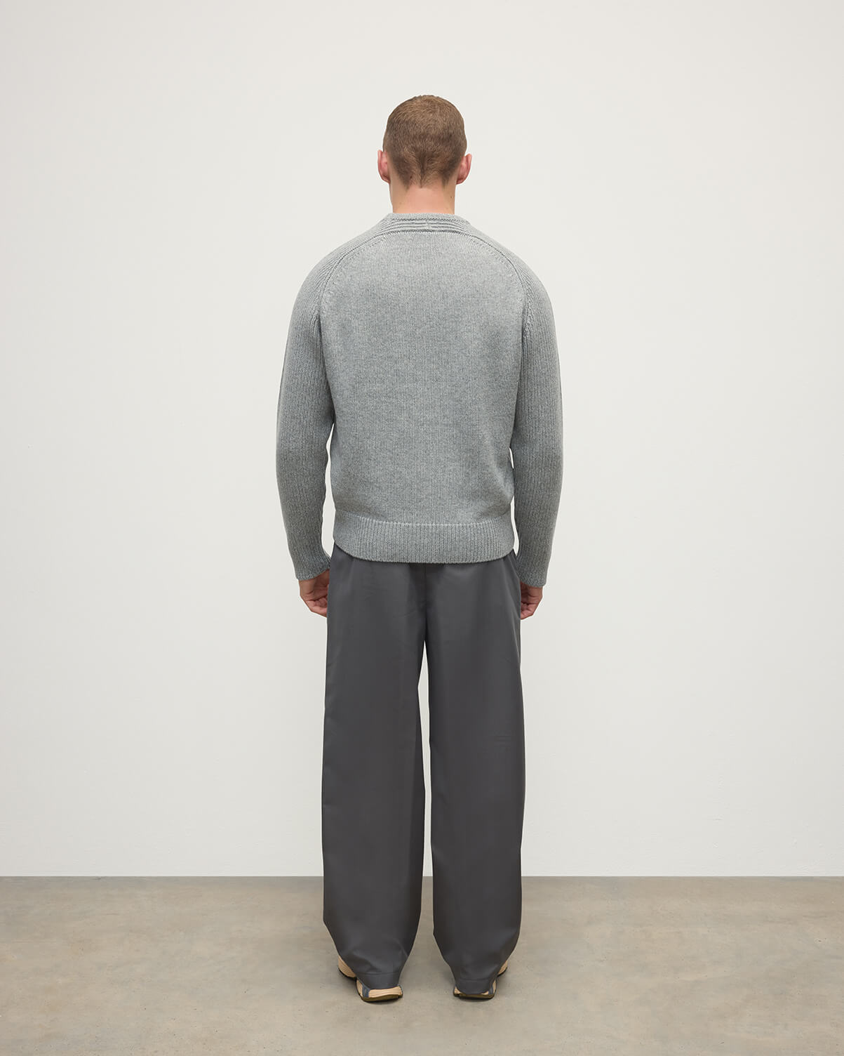 Johnstons of Elgin - Ribbed Light Grey Cashmere Jumper