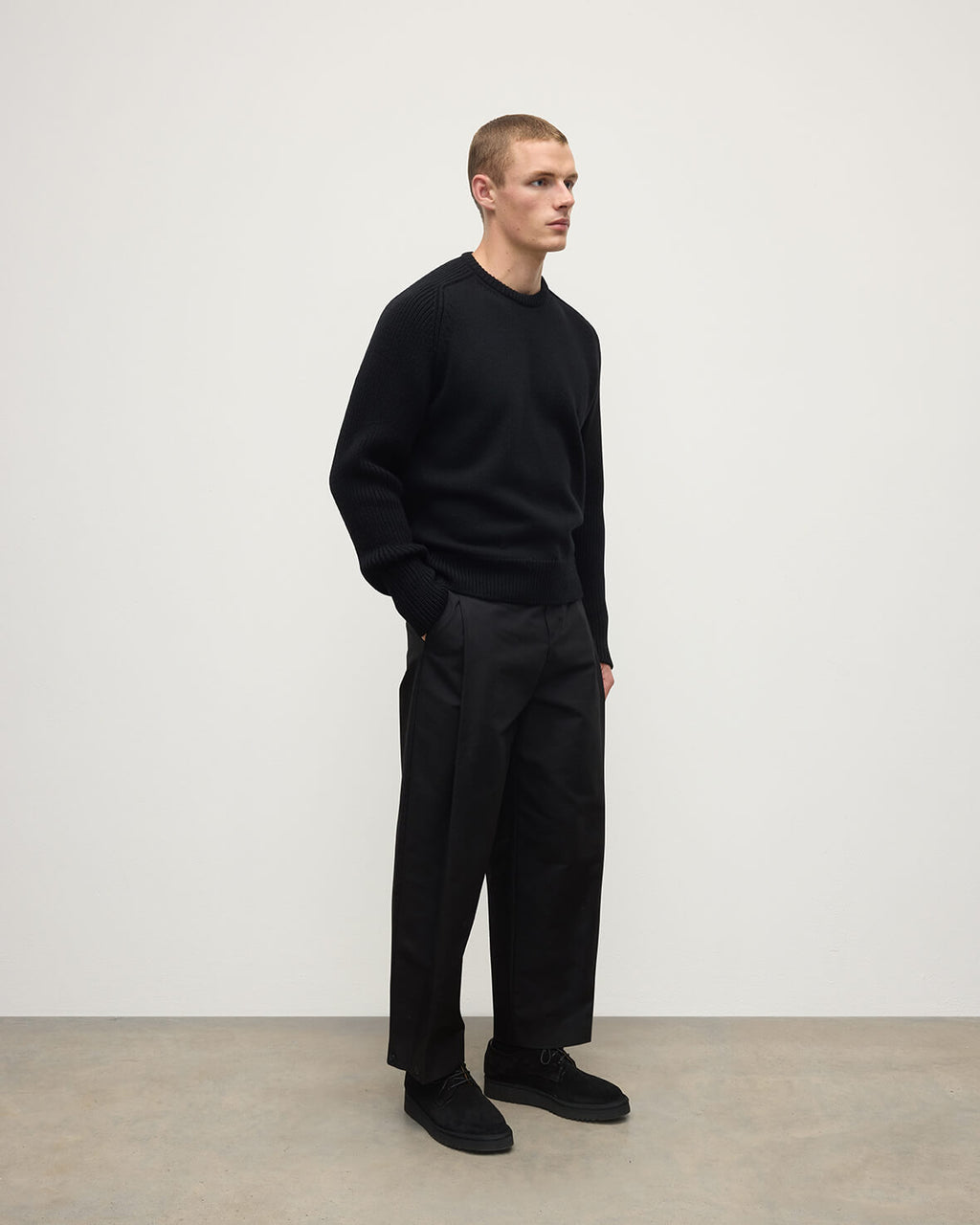 Johnstons of Elgin - Ribbed Black Cashmere Jumper