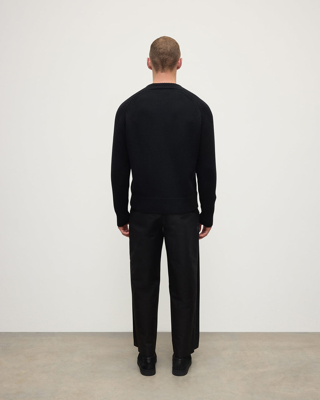Johnstons of Elgin - Ribbed Black Cashmere Jumper