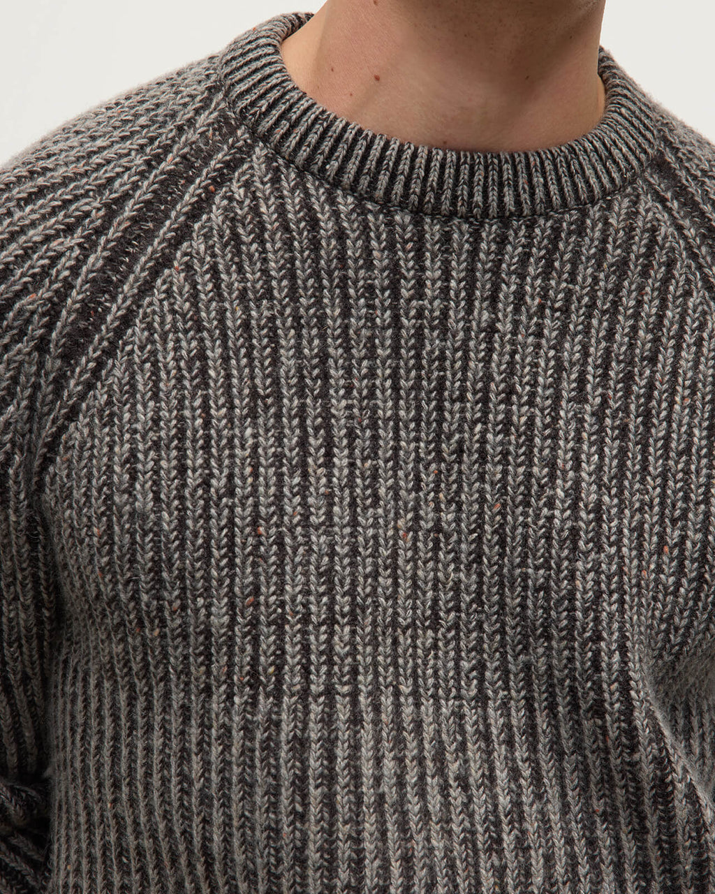 Johnstons of Elgin - Ribbed Donegal Cashmere Grey Jumper