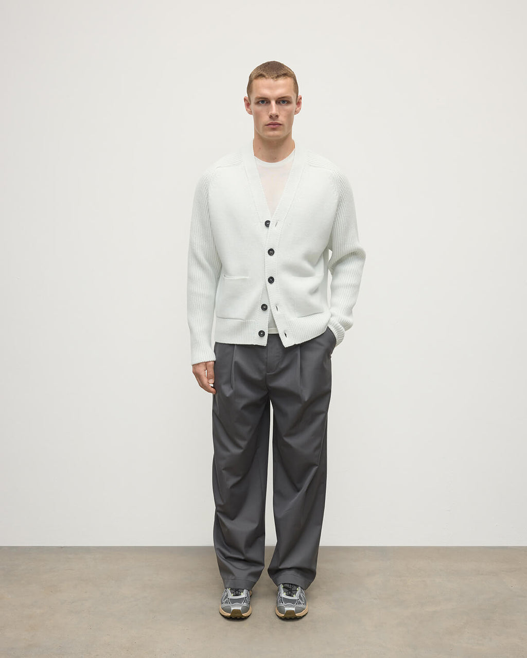 Johnstons of Elgin - Ribbed Cashmere White Cardigan