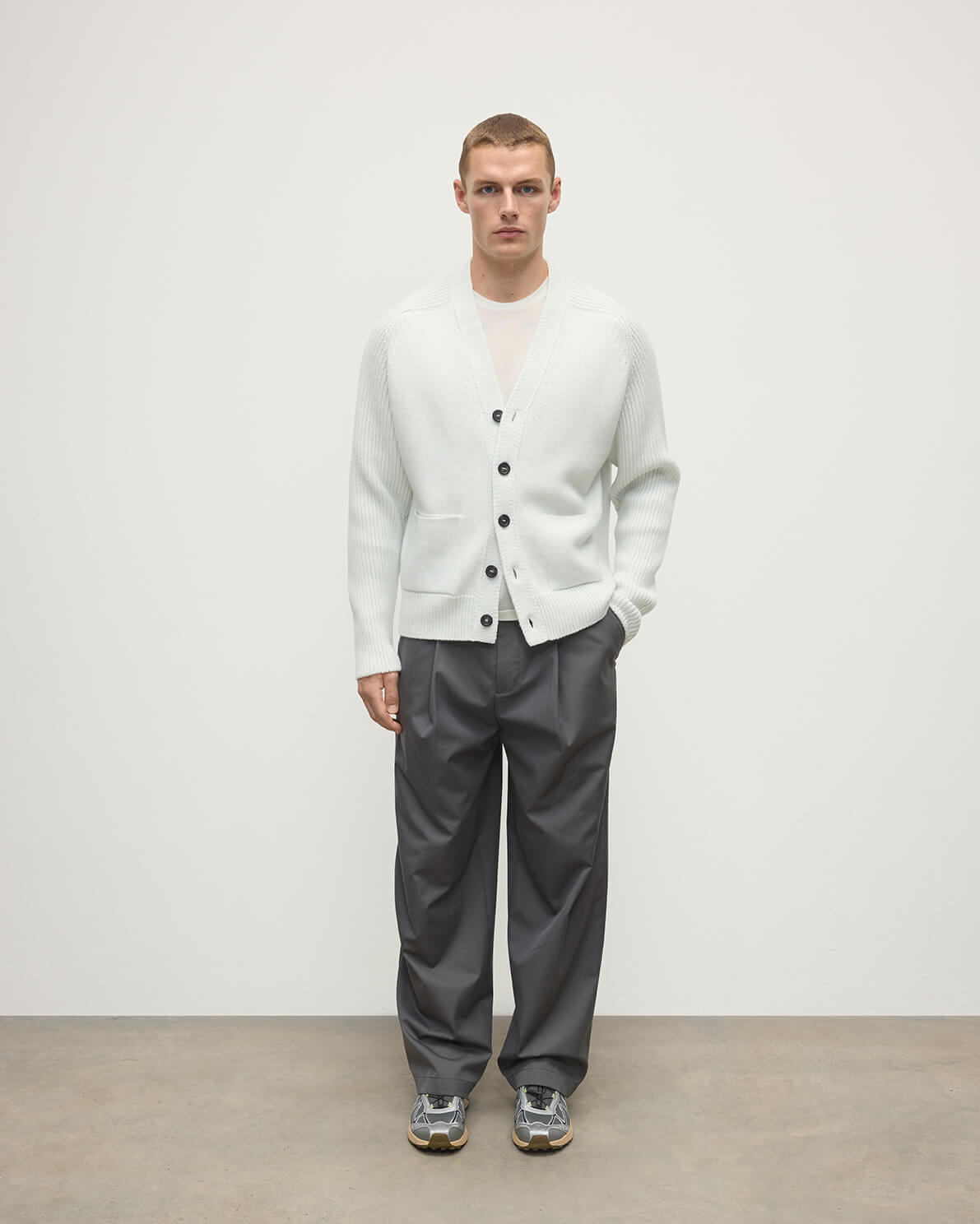 Johnstons of Elgin - Ribbed Cashmere White Cardigan