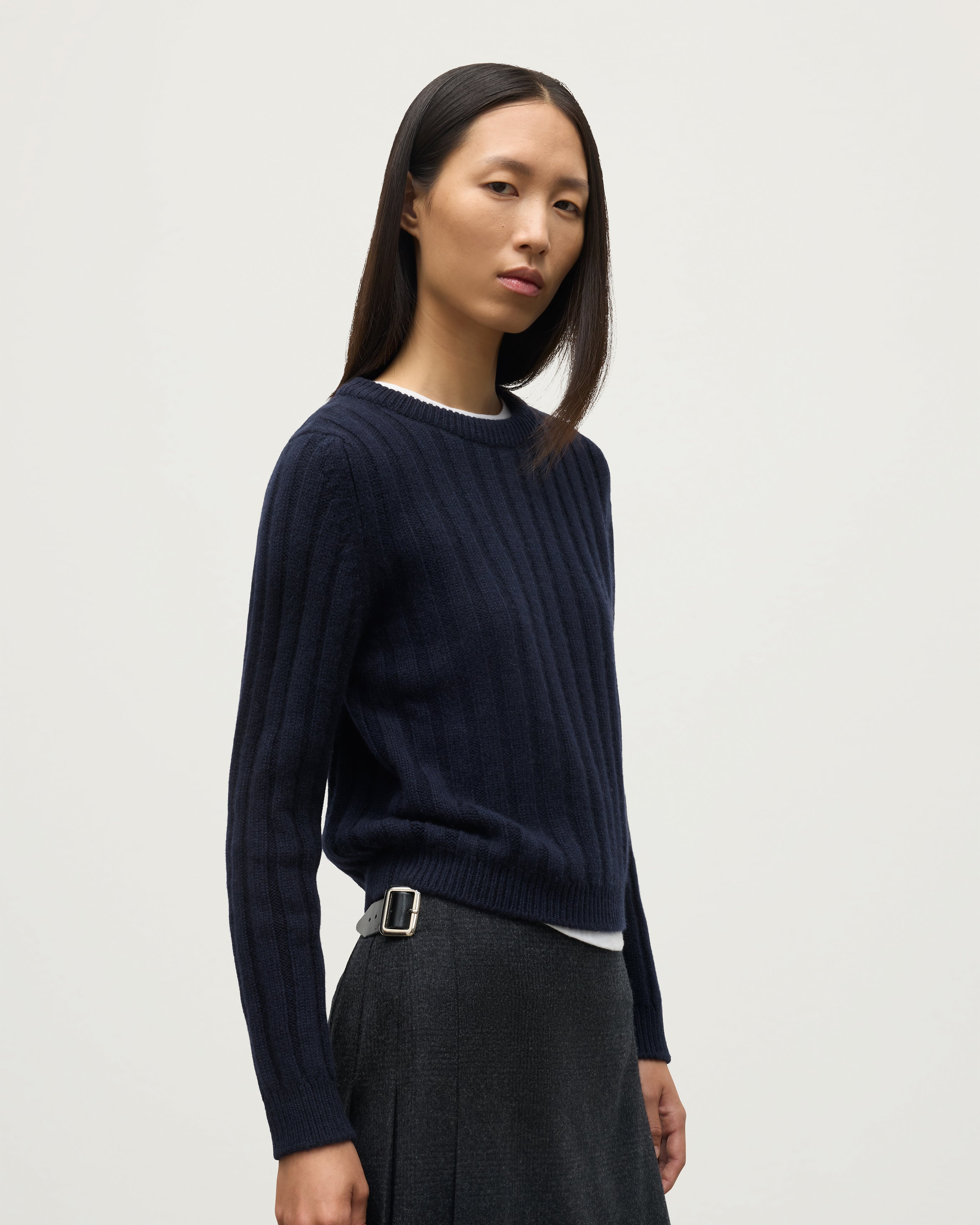 Johnstons of Elgin - Lecht Dark Navy Cashmere Crew Jumper