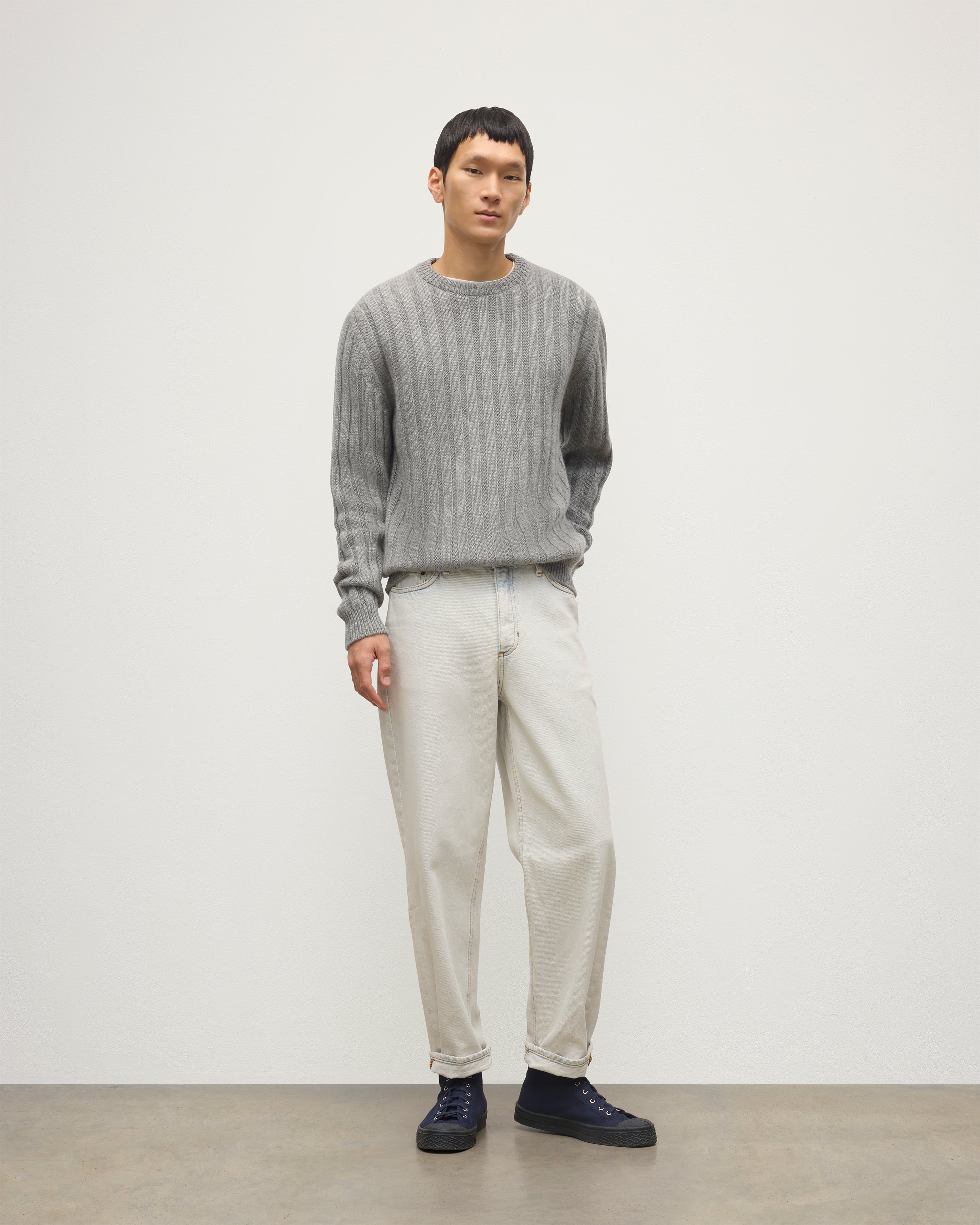 Johnstons of Elgin - Peel Grey Cashmere Jumper