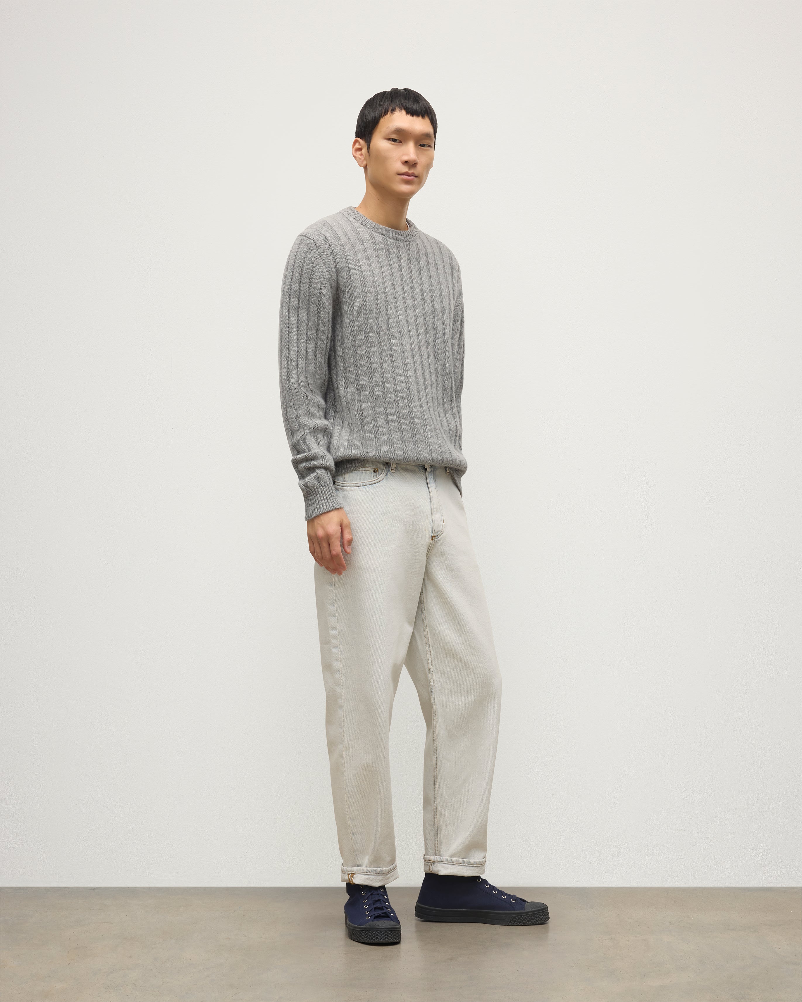 Johnstons of Elgin - Peel Grey Cashmere Jumper