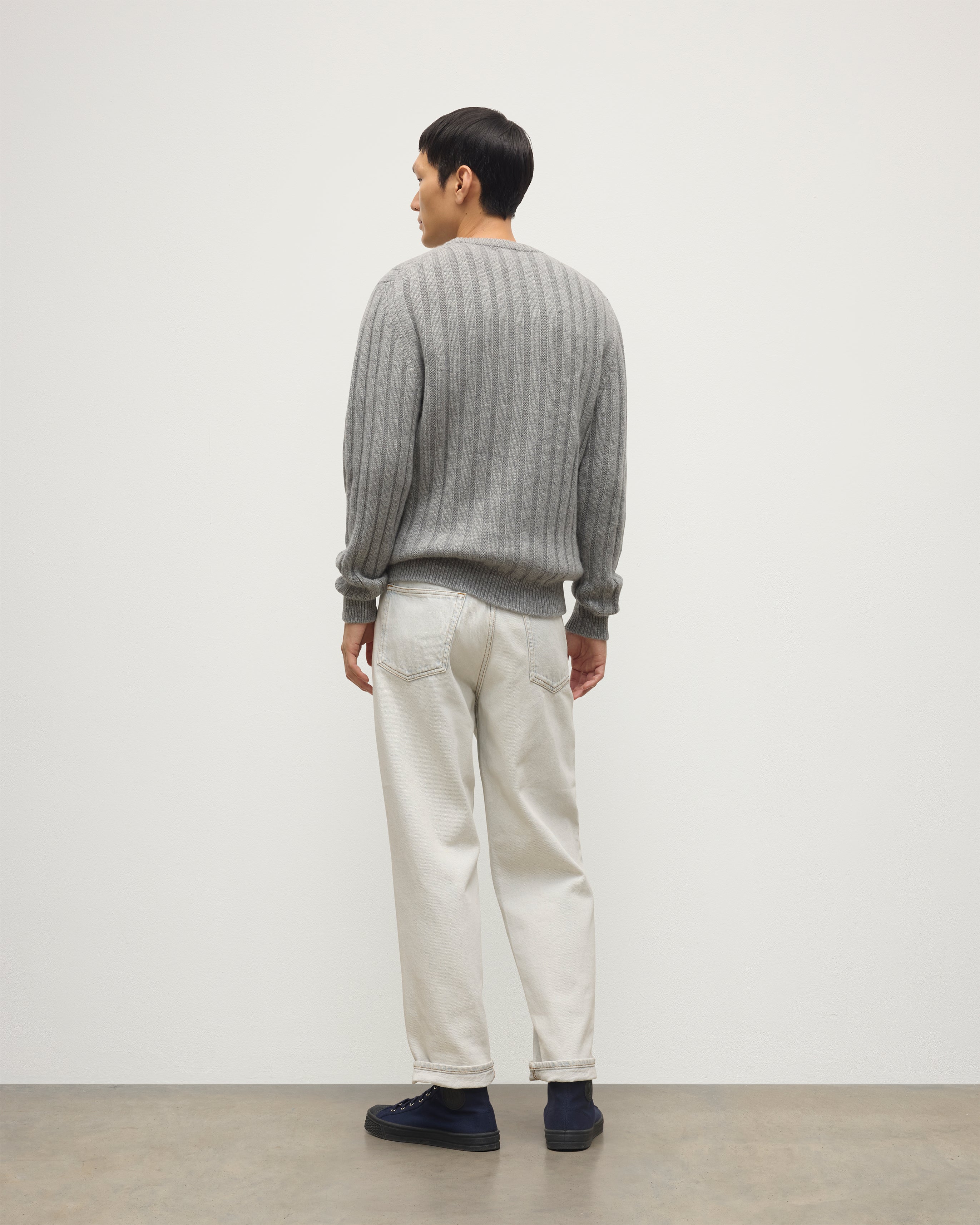 Johnstons of Elgin - Peel Grey Cashmere Jumper