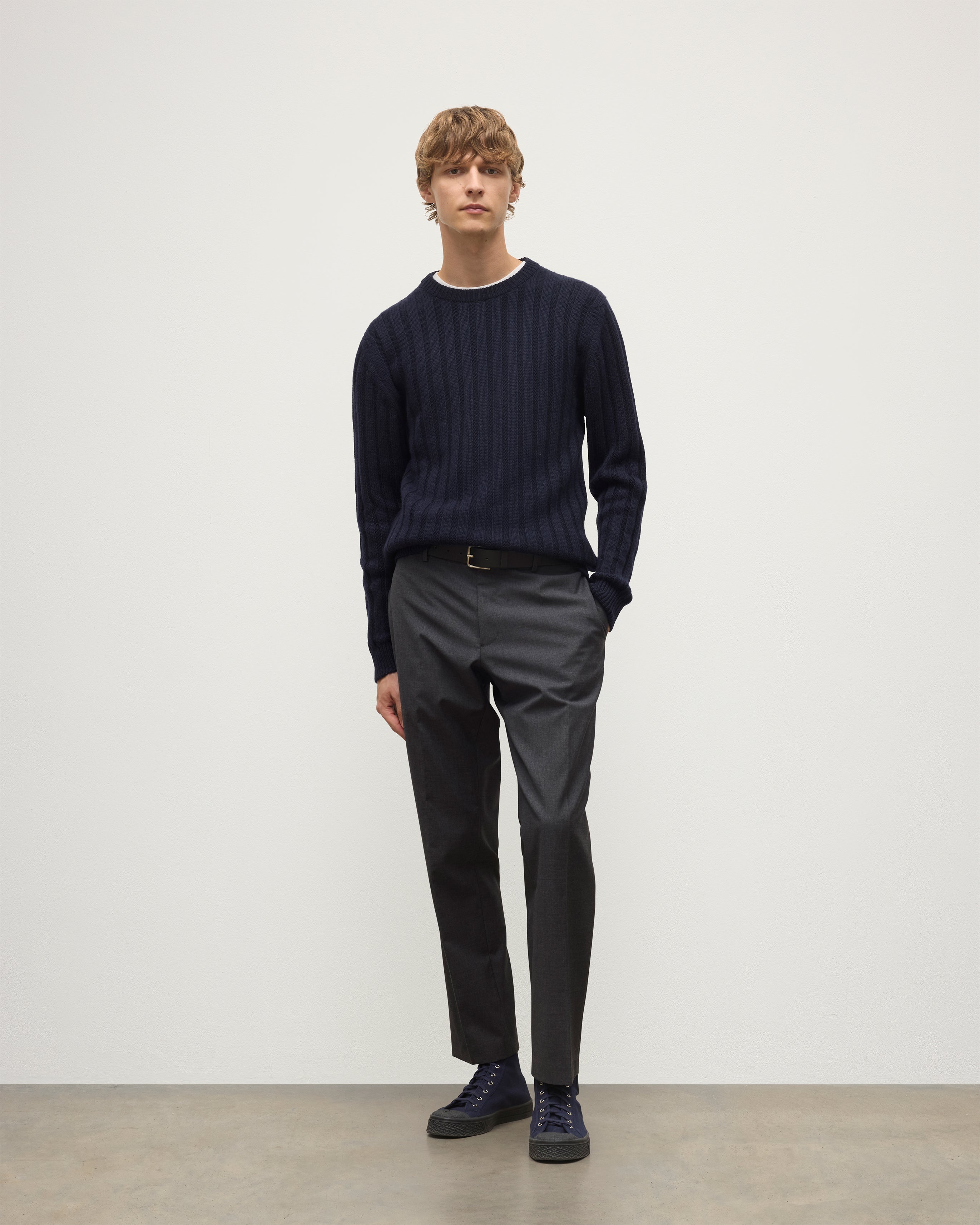 Johnstons of Elgin - Peel Dark Navy Cashmere Jumper