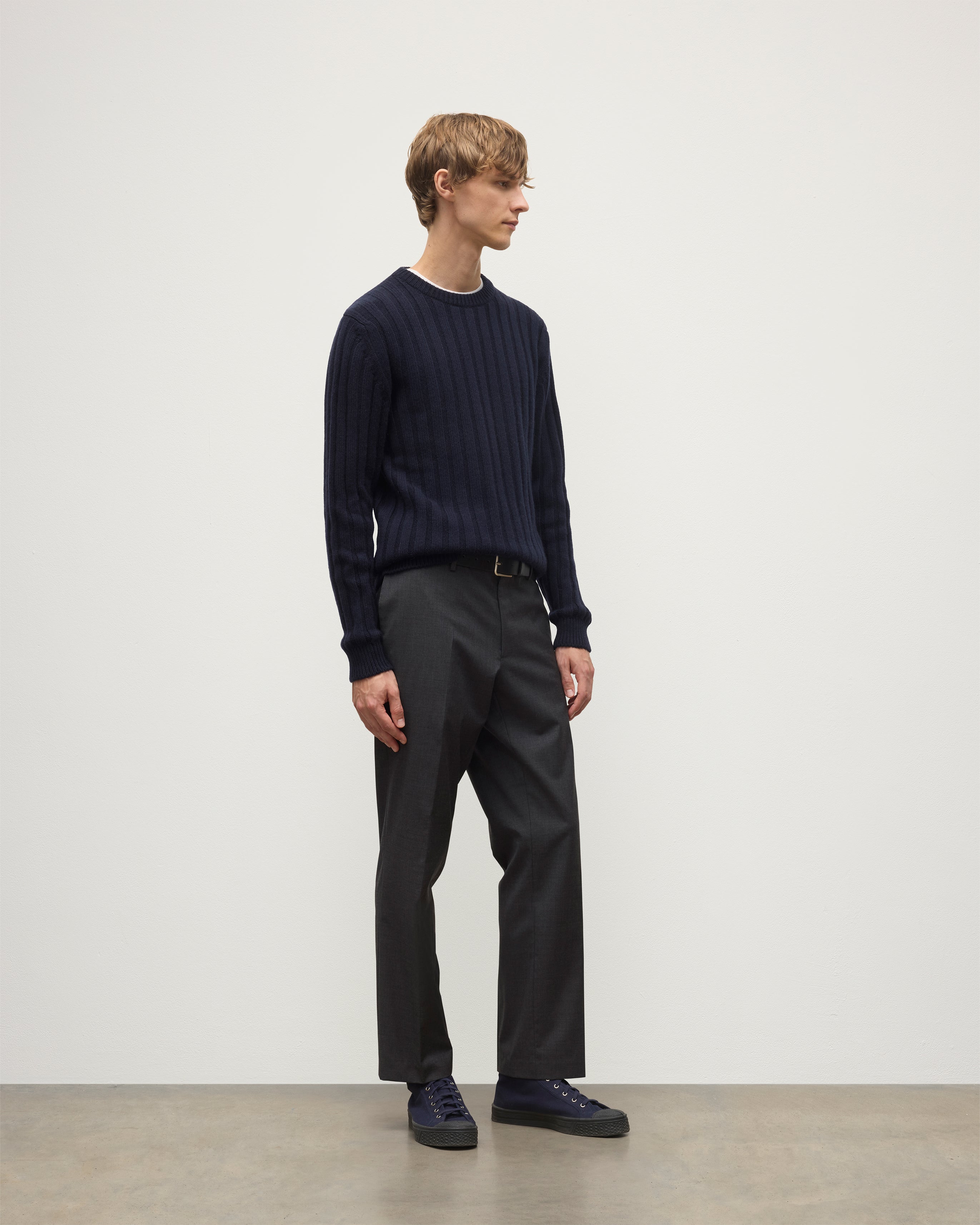 Johnstons of Elgin - Peel Dark Navy Cashmere Jumper
