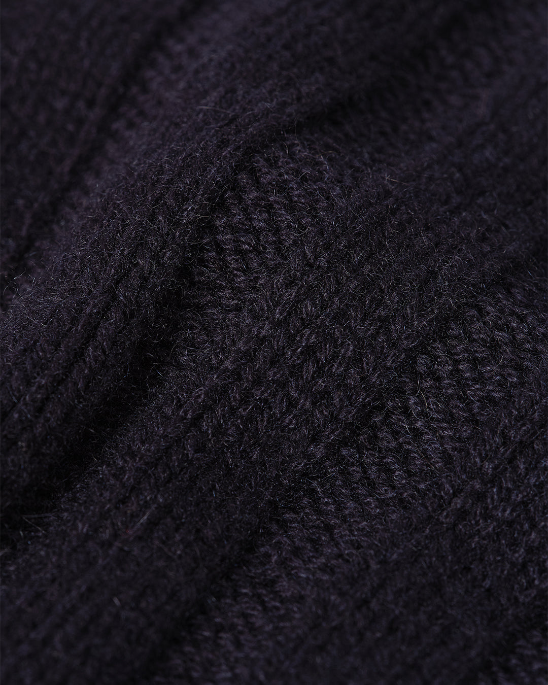 Johnstons of Elgin - Peel Dark Navy Cashmere Jumper