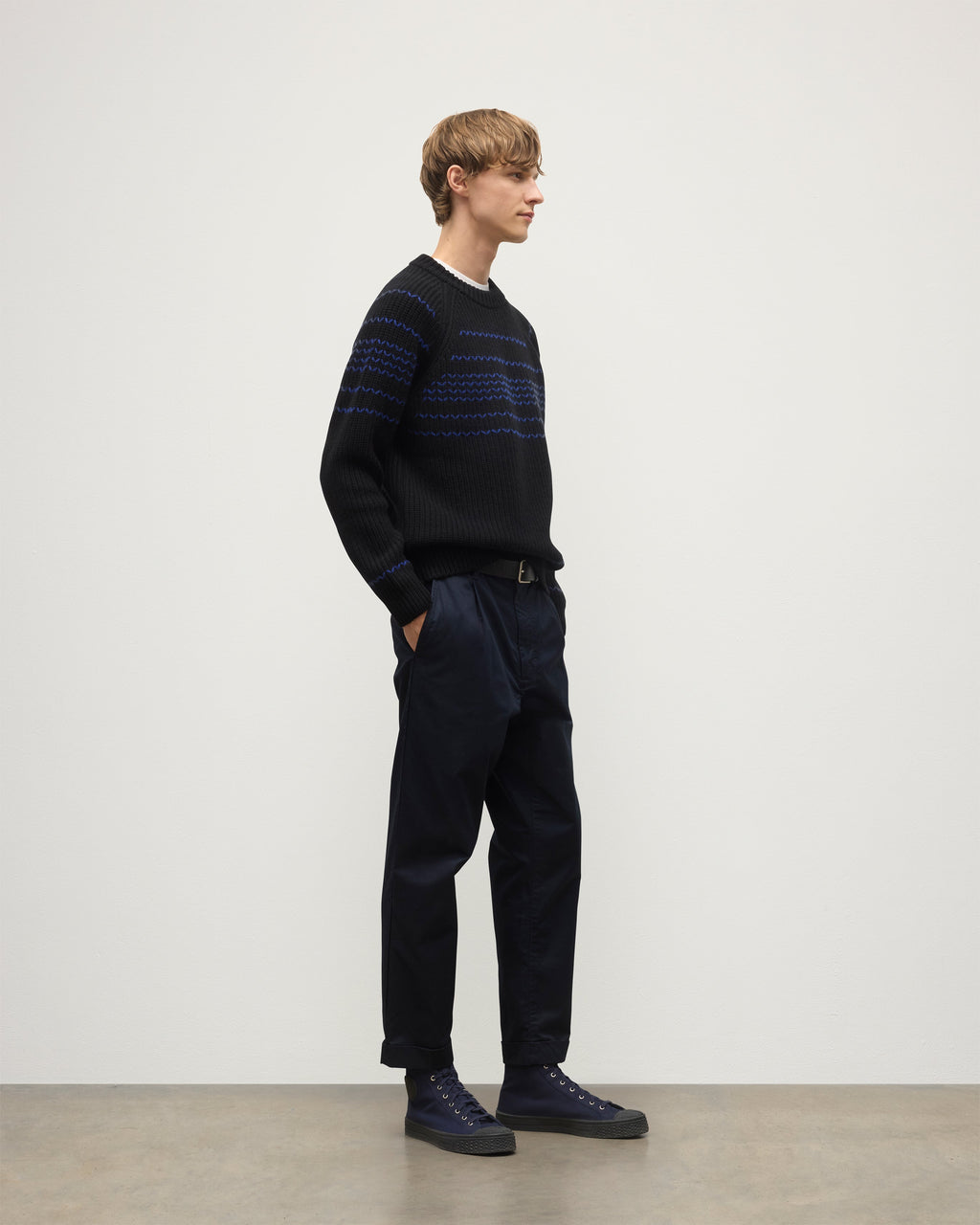 Johnstons of Elgin - Summit Black & Blue Cashmere Jumper