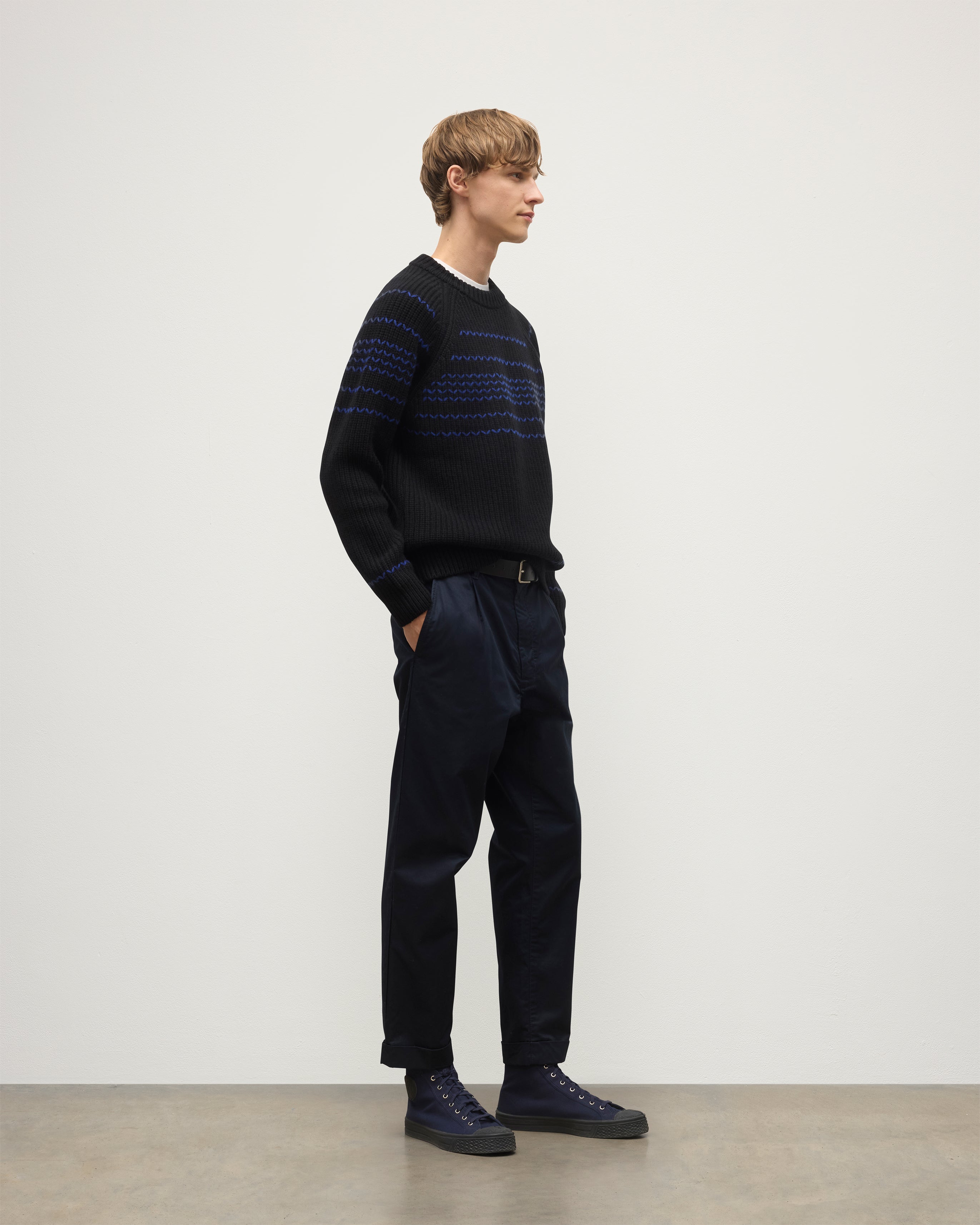 Johnstons of Elgin - Summit Black & Blue Cashmere Jumper