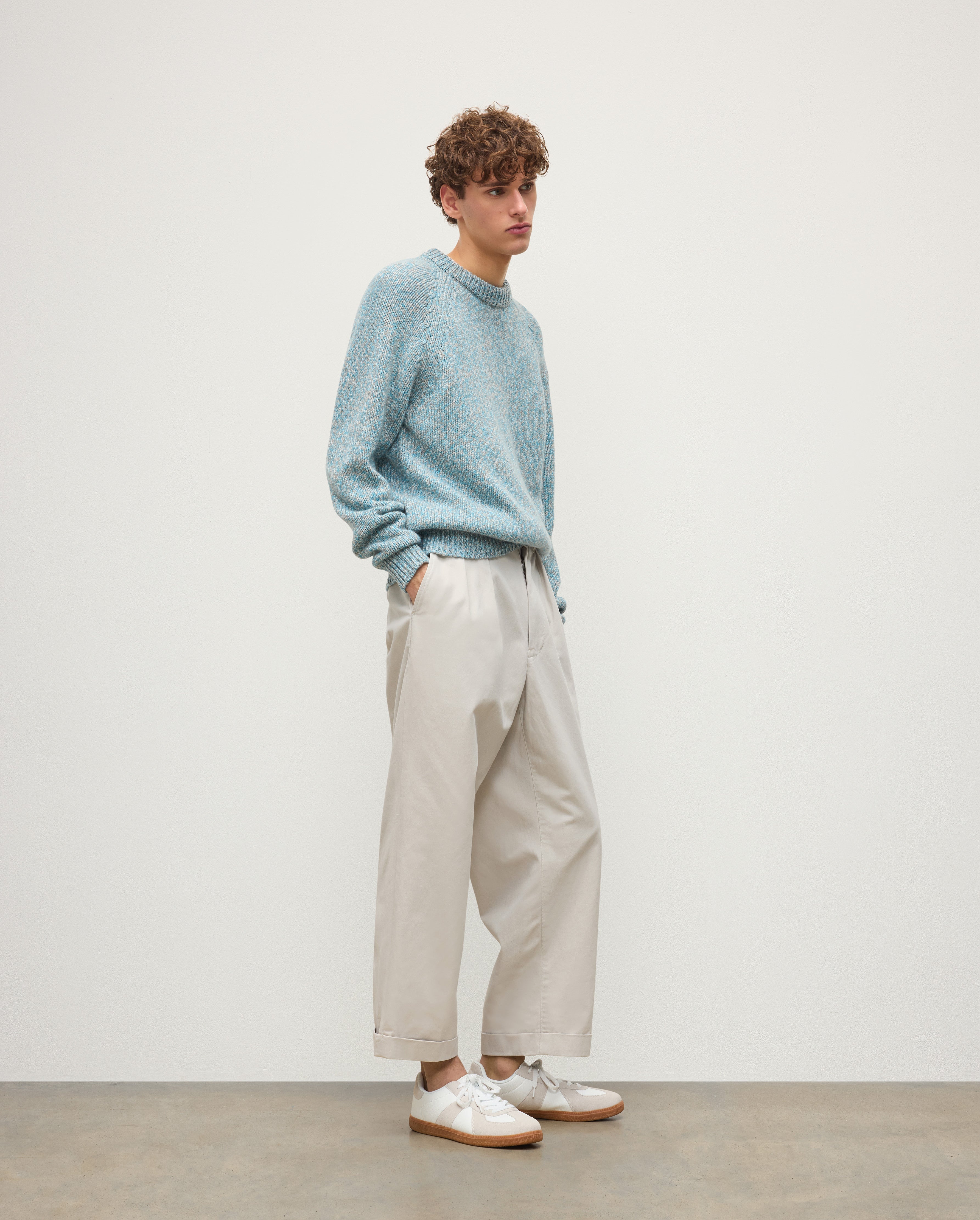 Johnstons of Elgin - Fyfe Bright Blue Cashmere Jumper