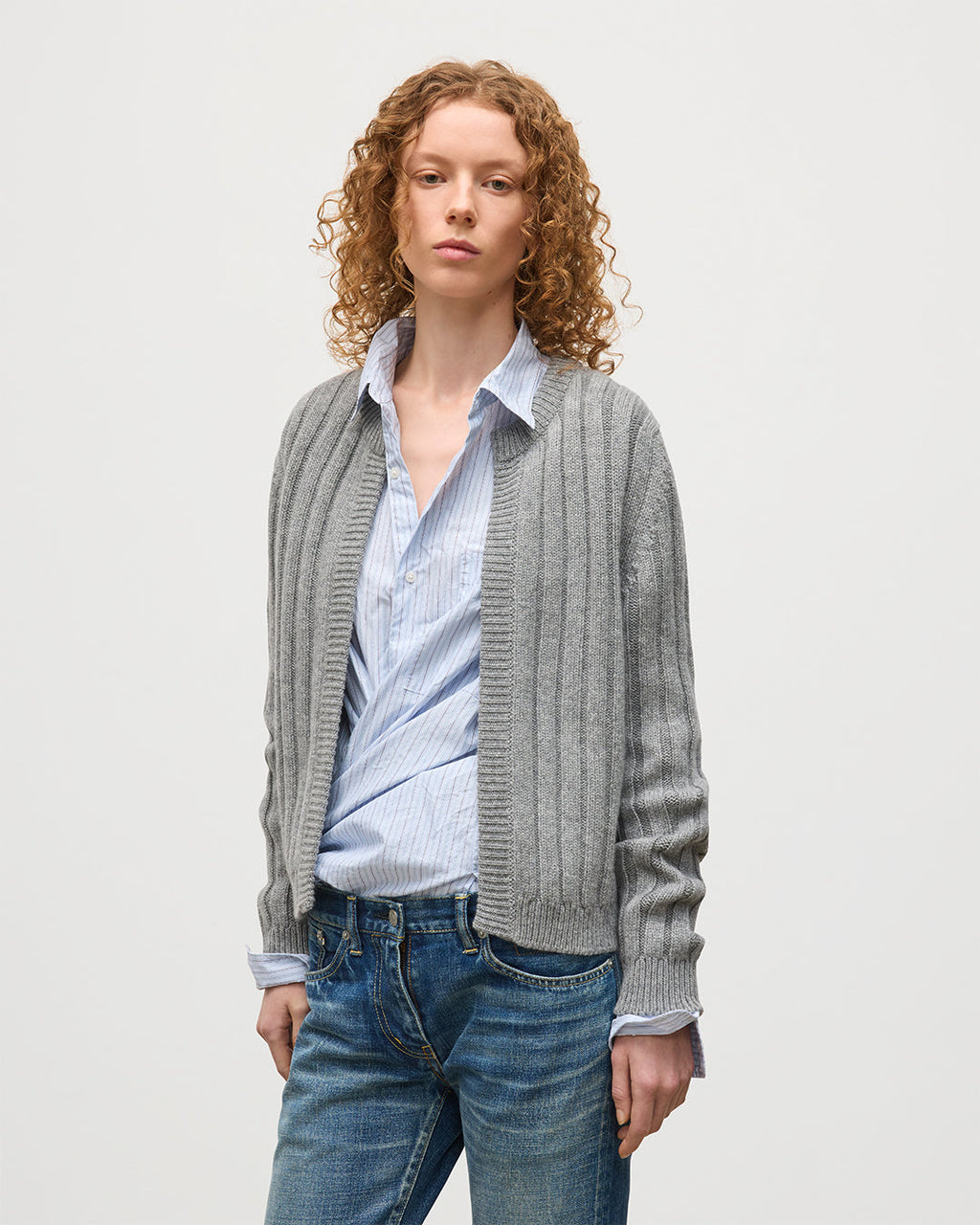 Johnstons of Elgin - Lecht Grey Cashmere Crew Cardigan