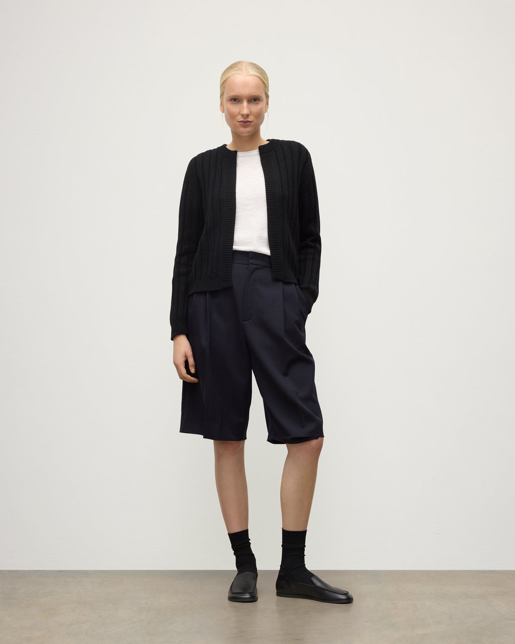 Johnstons of Elgin - Lecht Black Cashmere Crew Cardigan