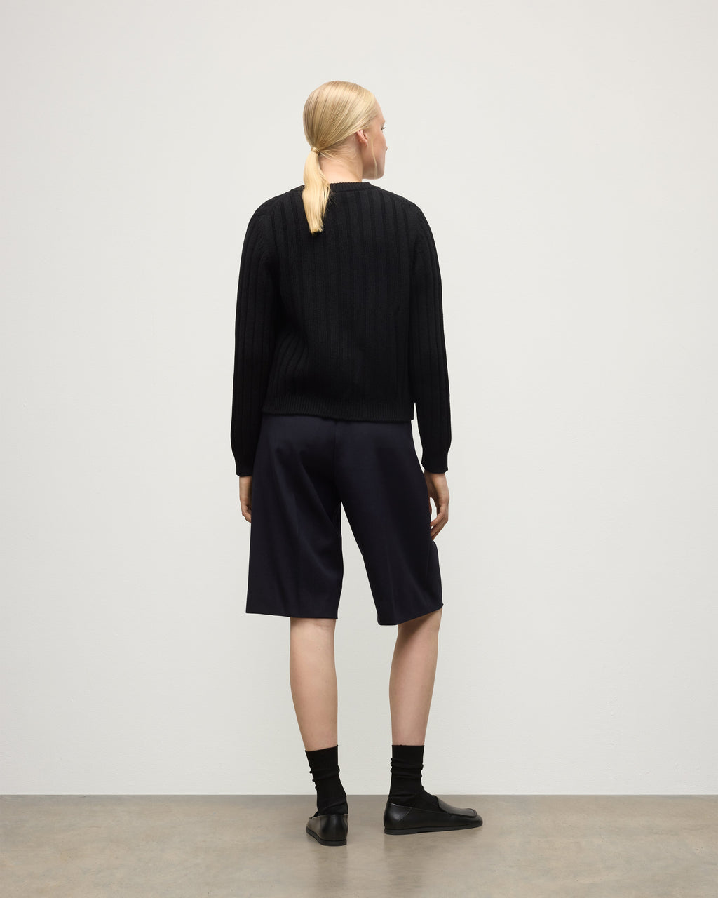 Johnstons of Elgin - Lecht Black Cashmere Crew Cardigan