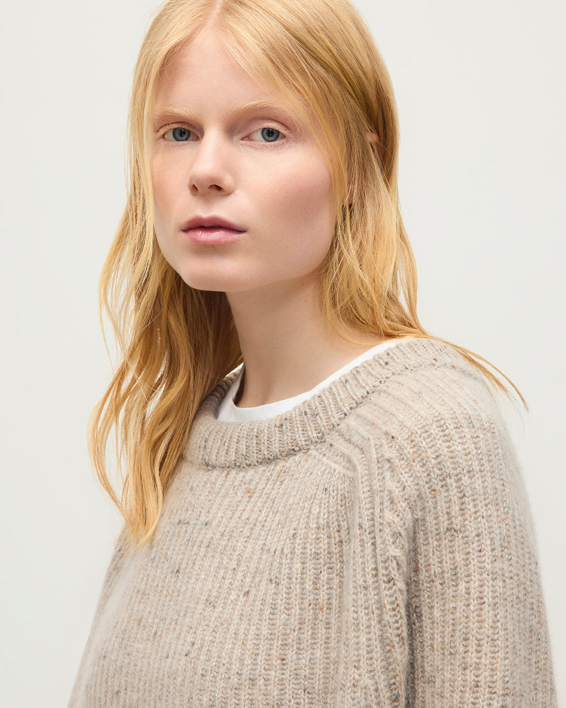 Johnstons of Elgin - Norah Ribbed Natural Donegal Cashmere Jumper