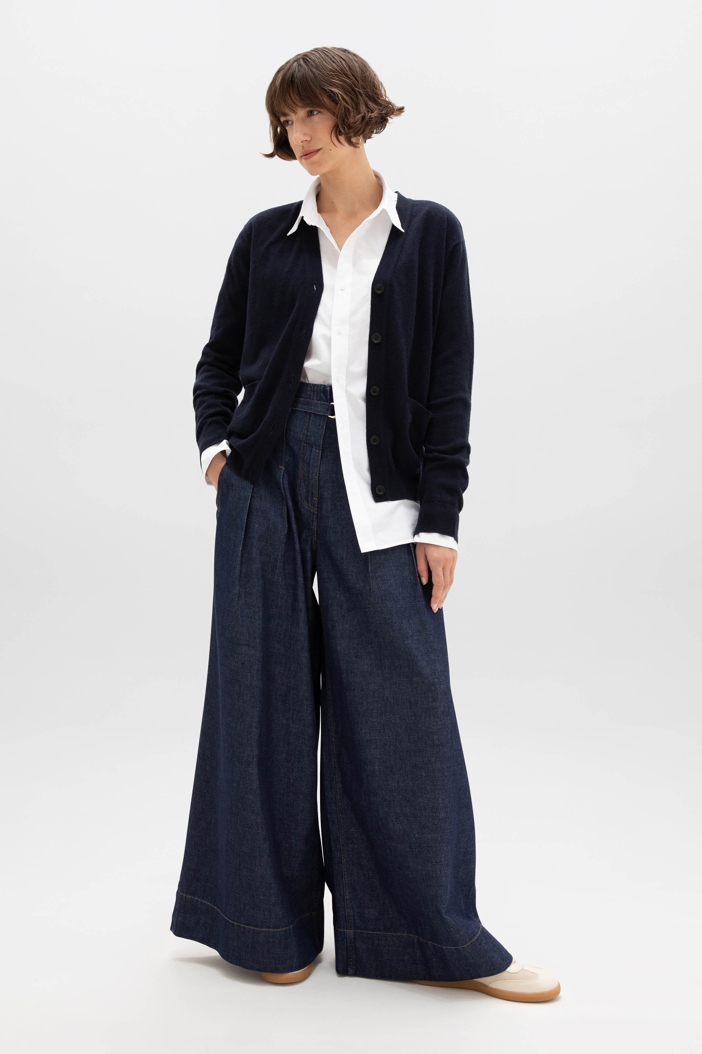 Johnstons of Elgin - Cashmere Dark Navy Boyfriend Cardigan