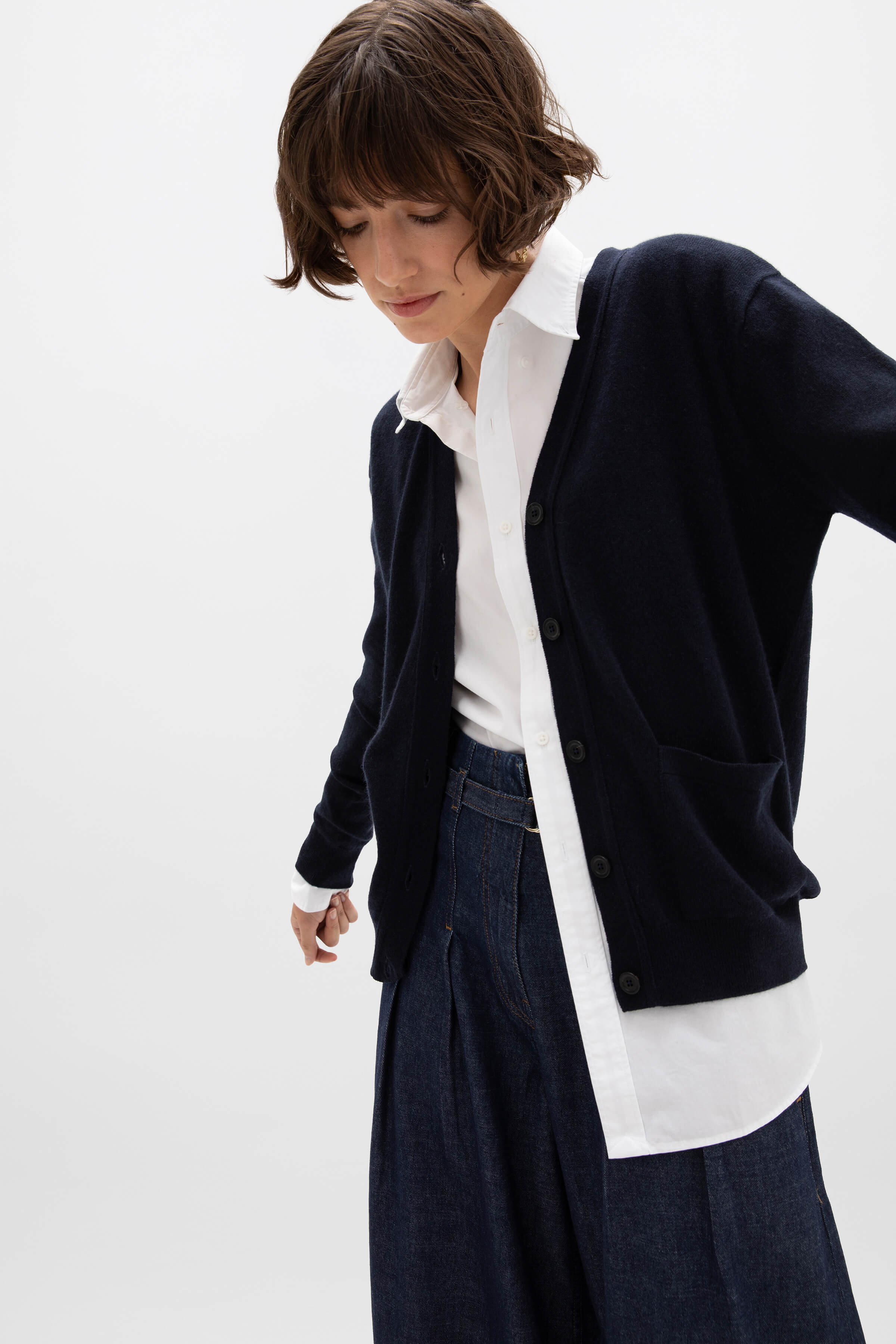 Johnstons of Elgin - Cashmere Dark Navy Boyfriend Cardigan