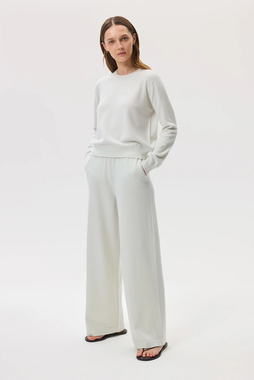 Johnstons of Elgin - Cashmere White Round Neck Jumper