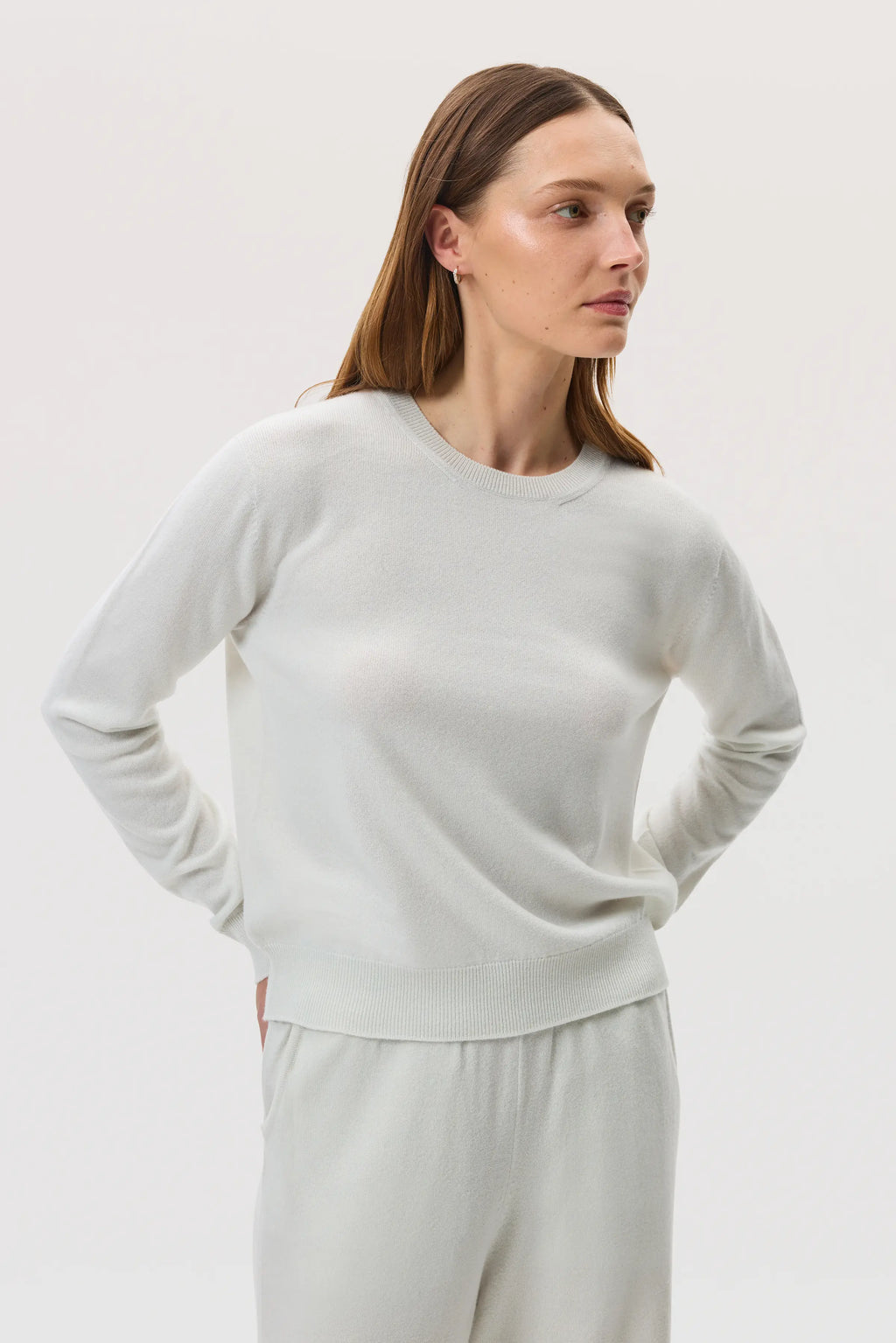 Johnstons of Elgin - Cashmere White Round Neck Jumper