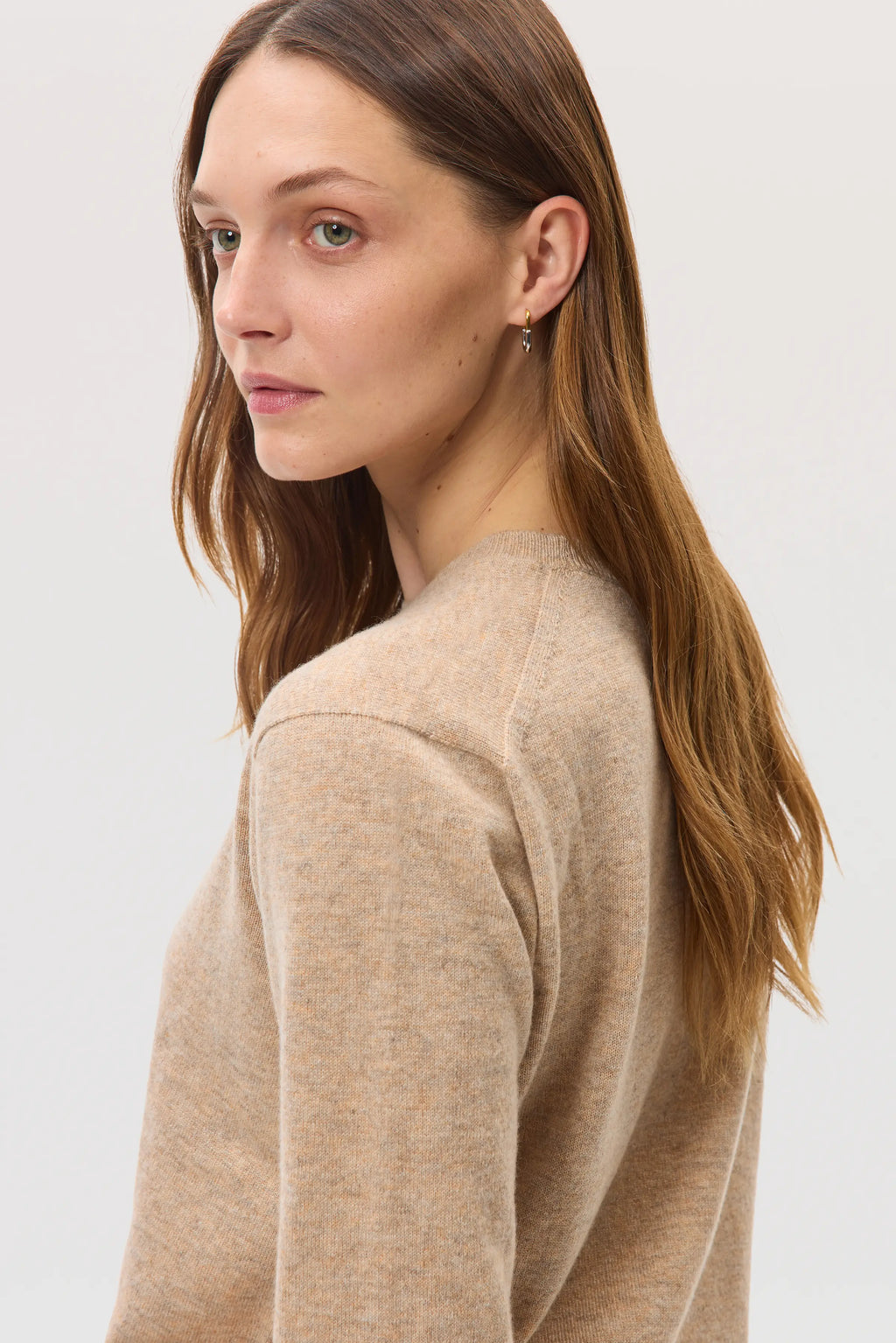 Johnstons of Elgin - Classic Cashmere Natural Round Neck Jumper
