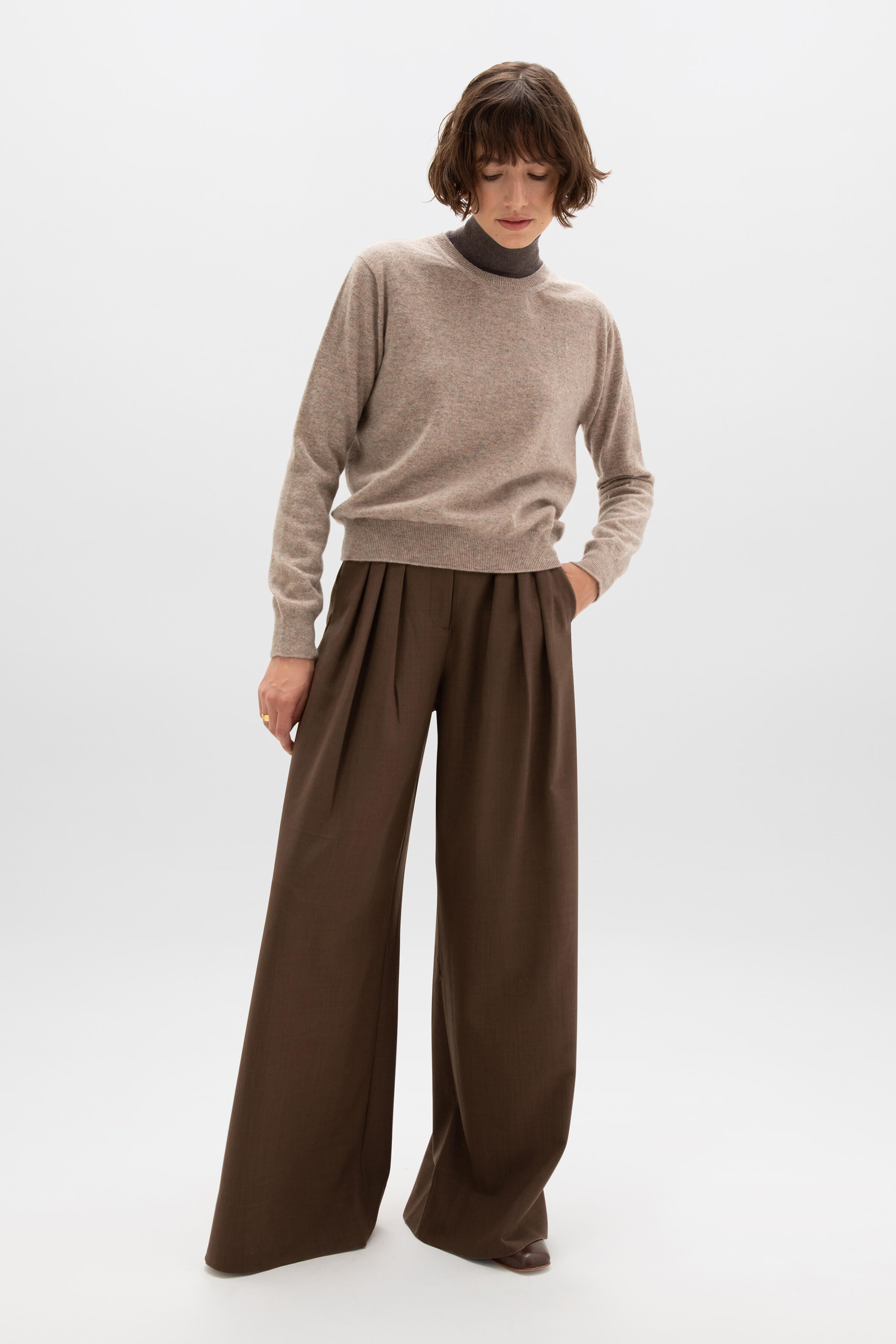 Johnstons of Elgin - Classic Light Brown Cashmere Round Neck