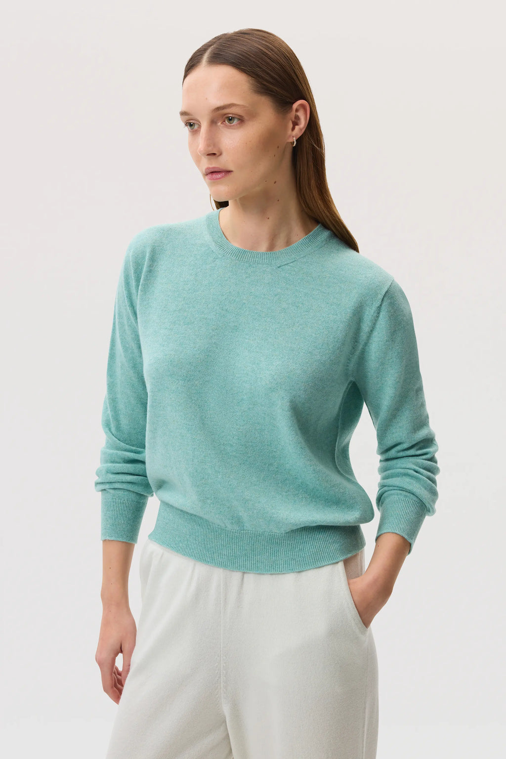 Johnstons of Elgin - Classic Cashmere Round Neck Green Jumper