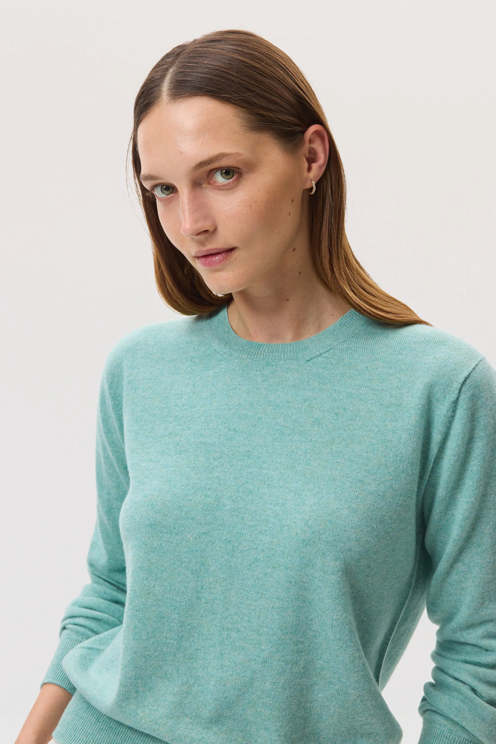 Johnstons of Elgin - Classic Cashmere Round Neck Green Jumper